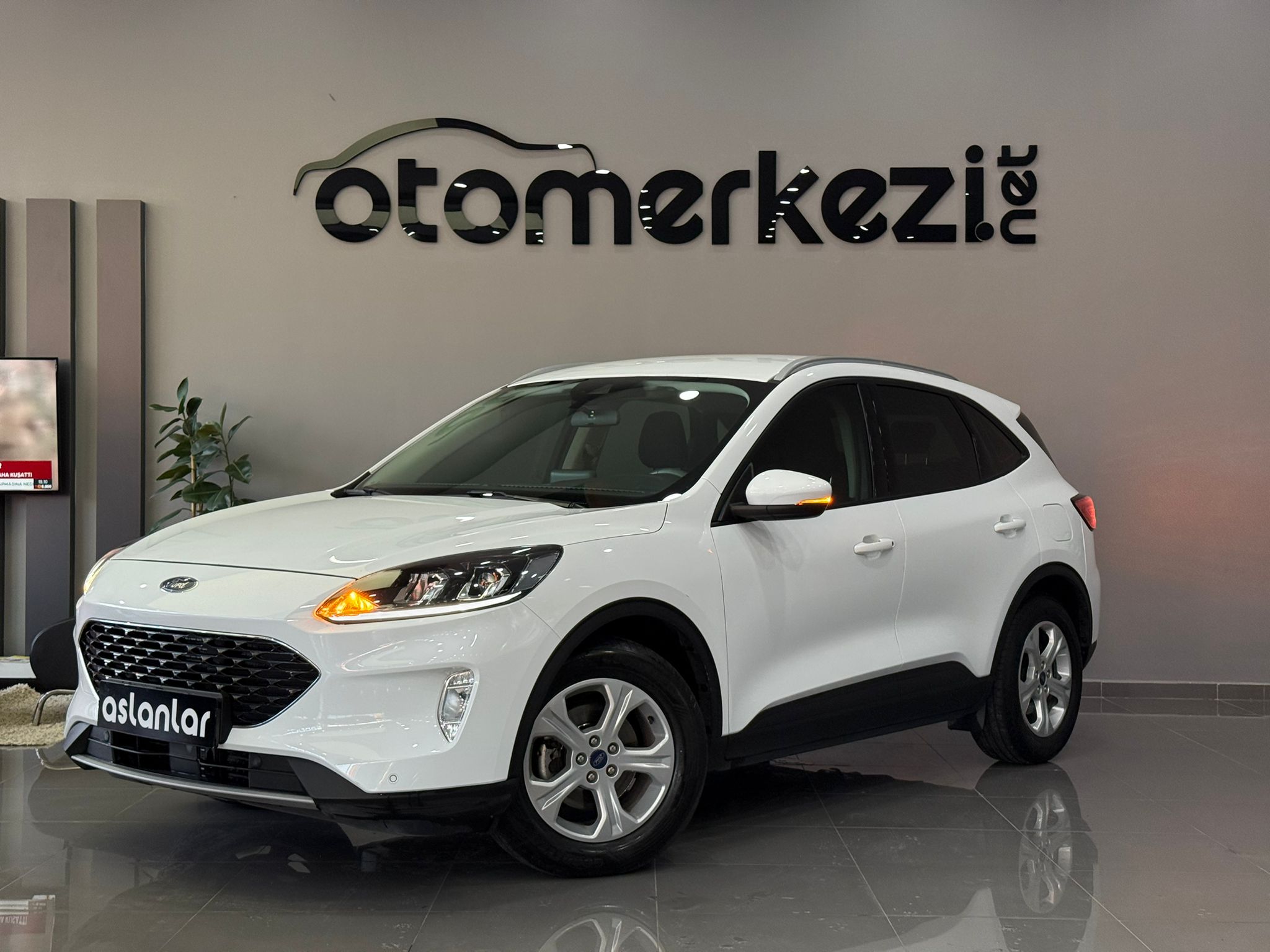 FORD KUGA 21