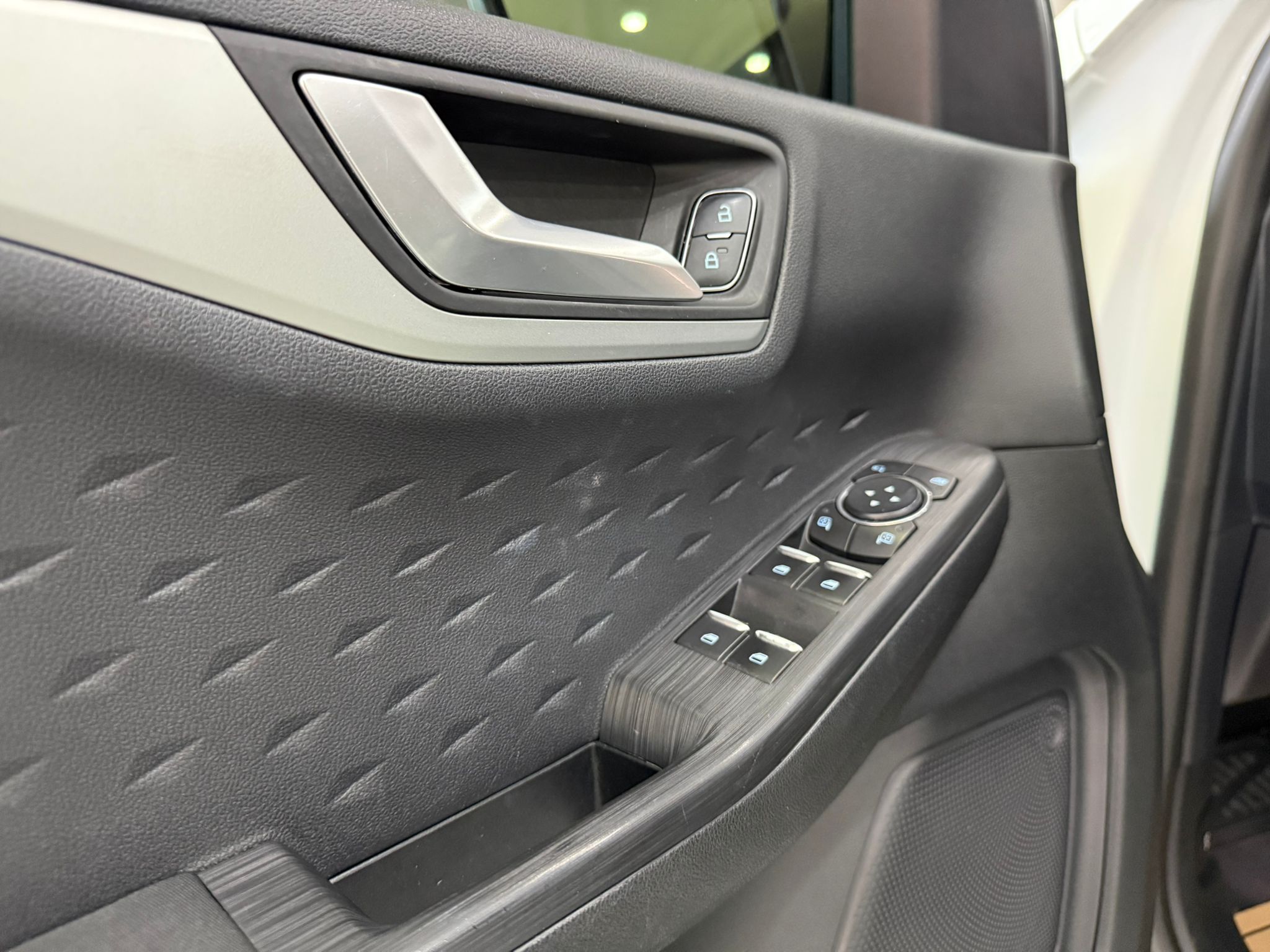 FORD KUGA 22