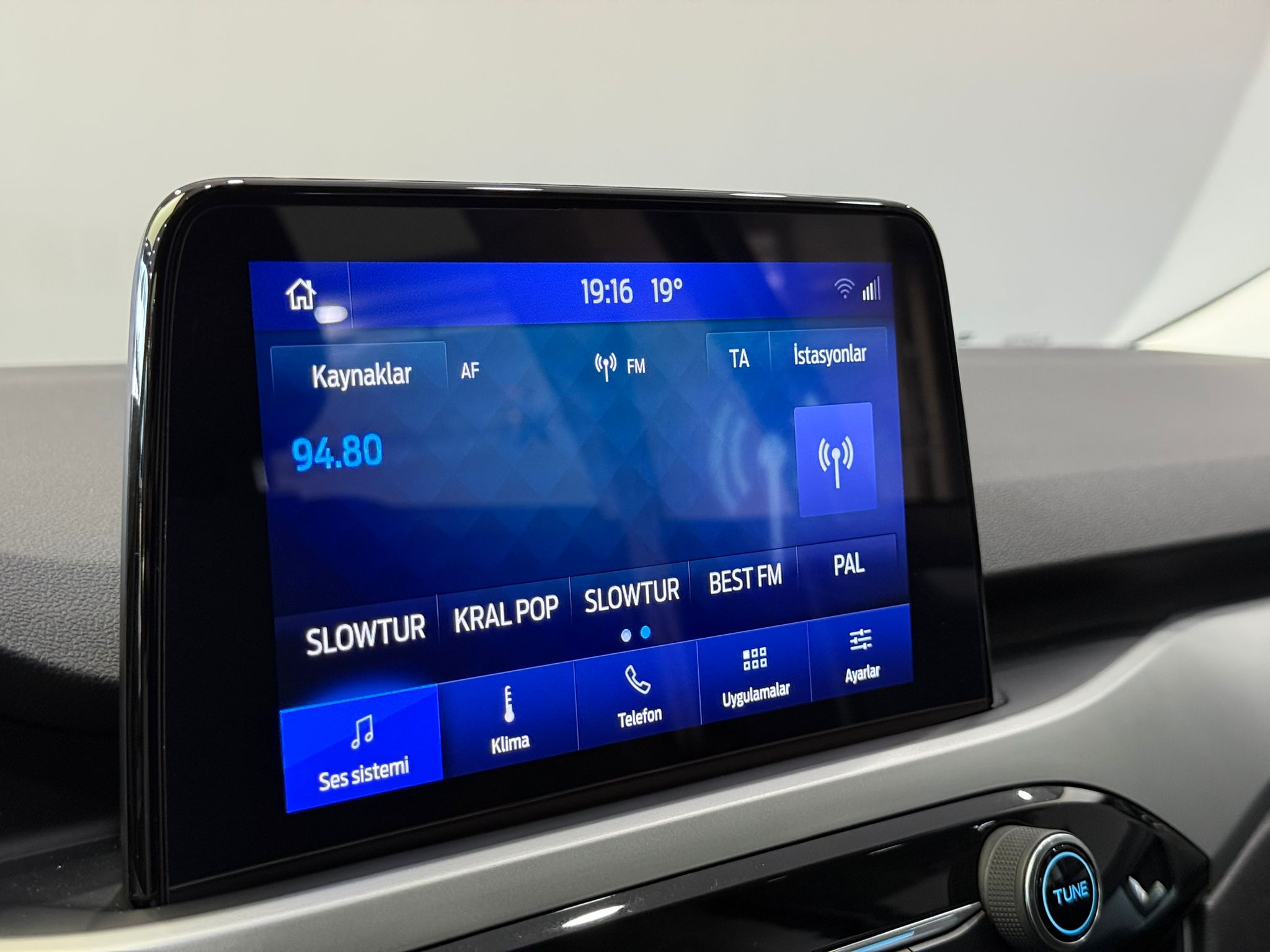 FORD KUGA 23