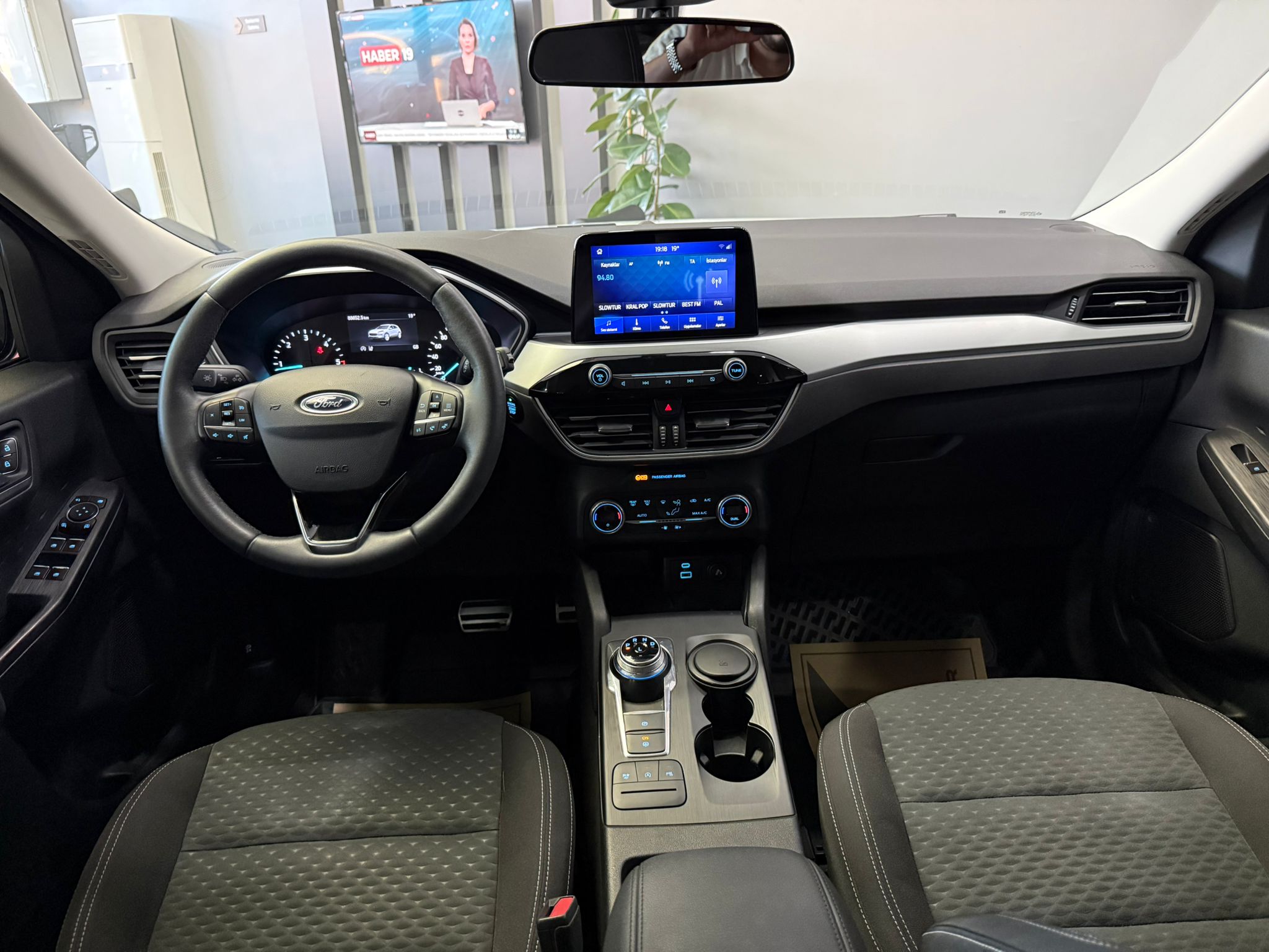 FORD KUGA 24