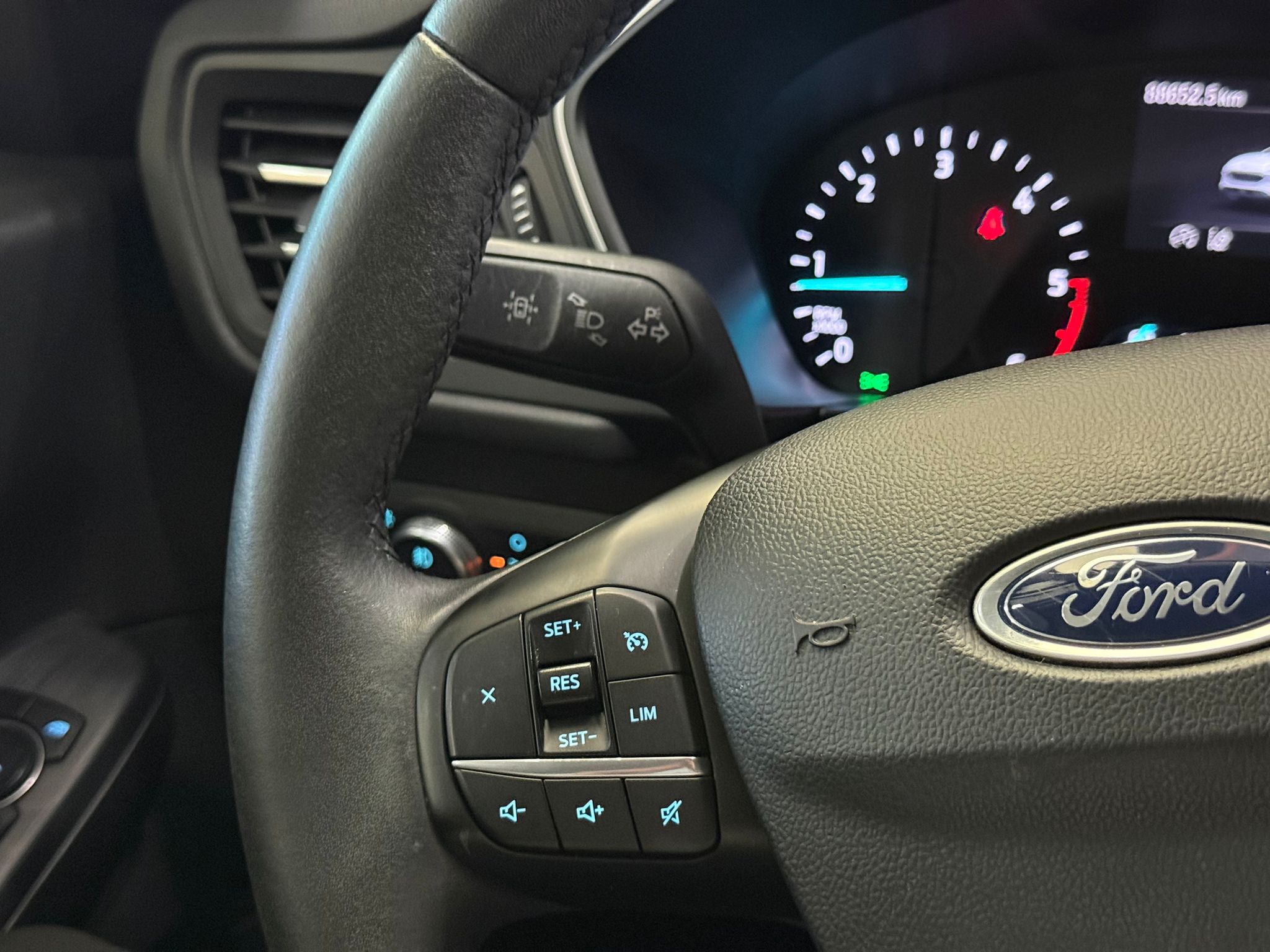 FORD KUGA 25