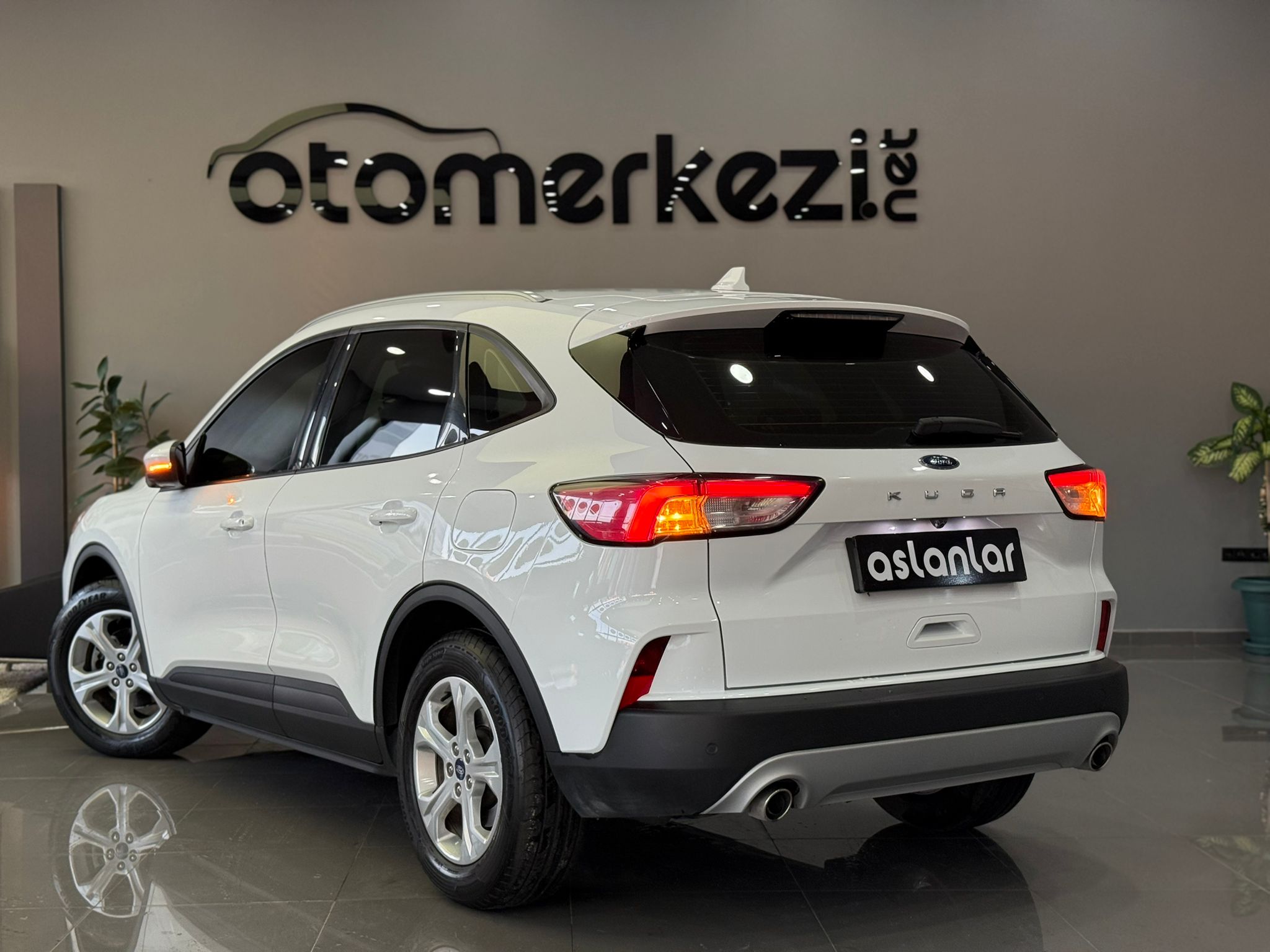FORD KUGA 27