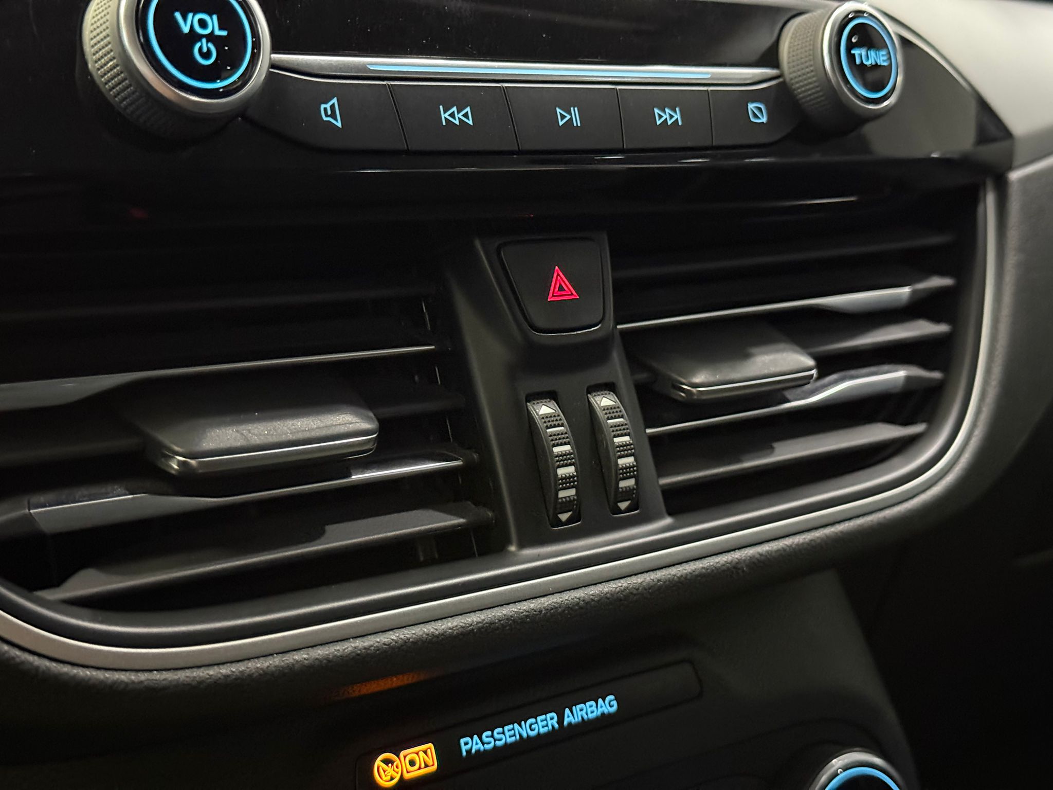 FORD KUGA 28