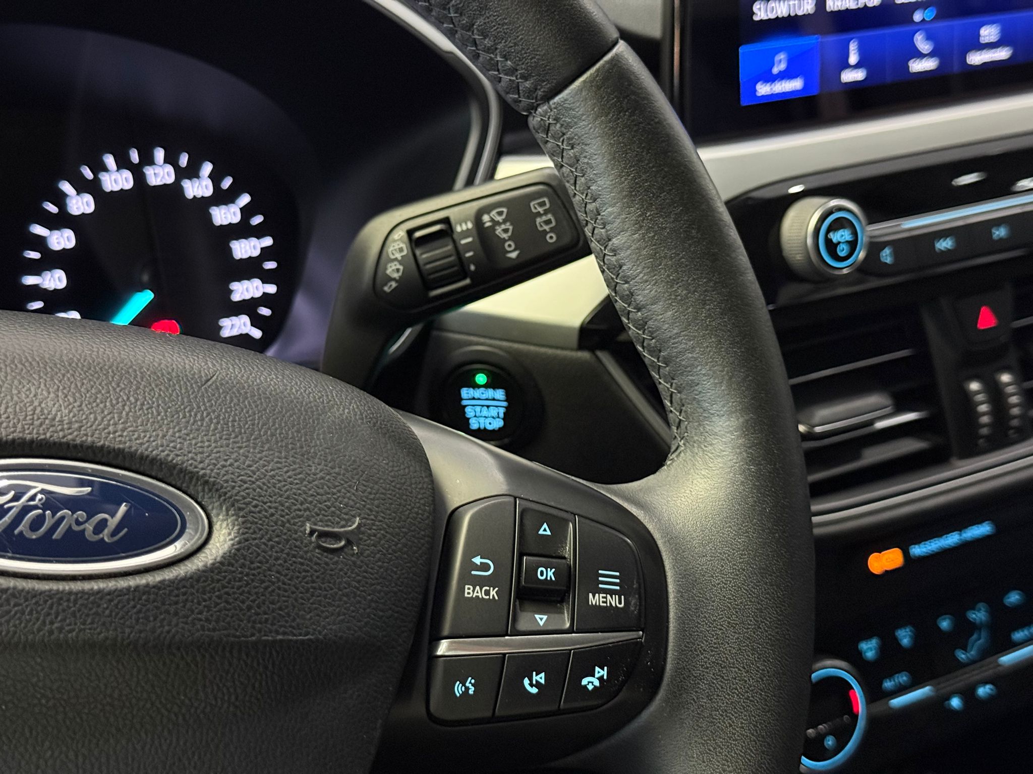 FORD KUGA 32