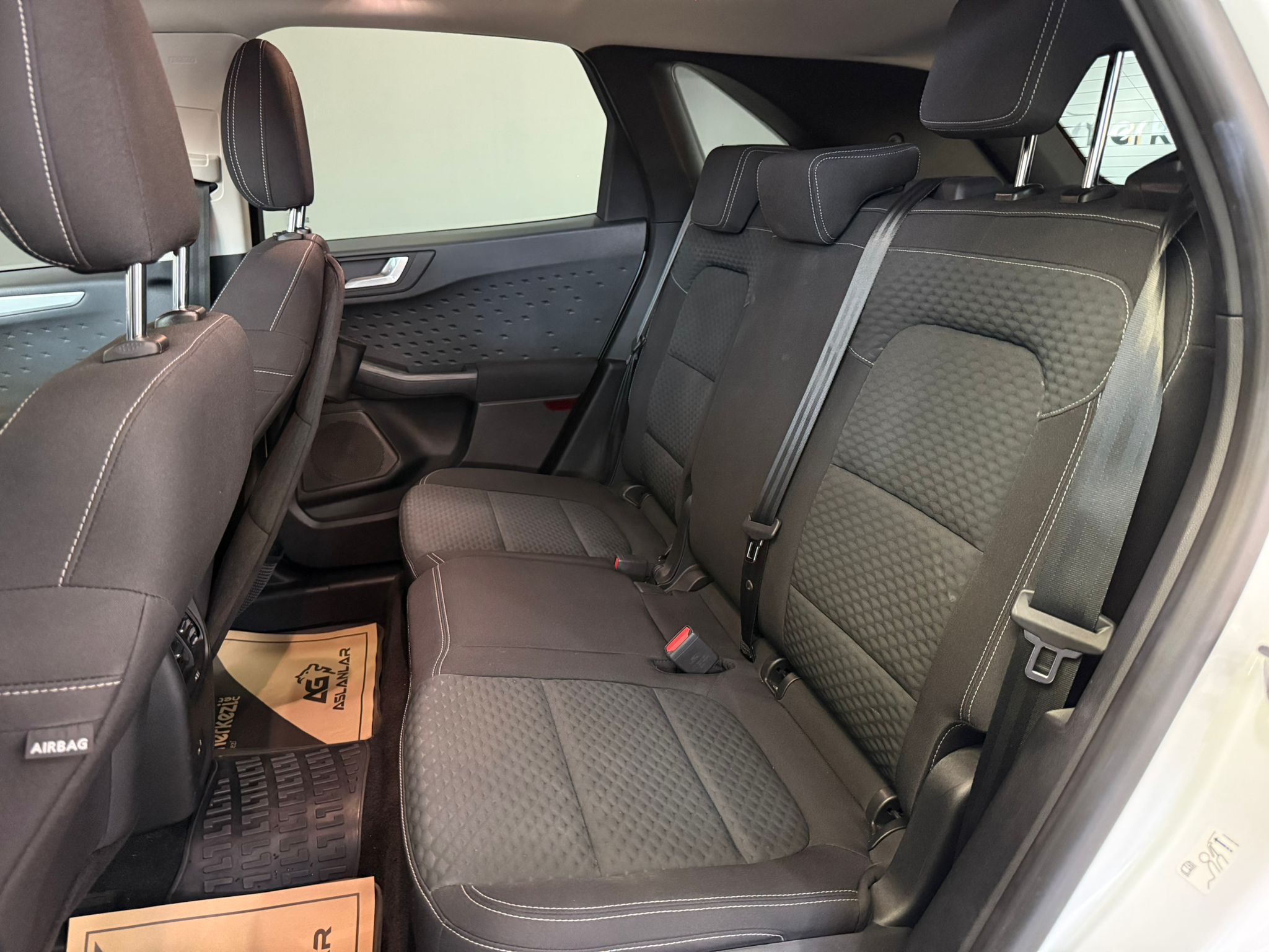 FORD KUGA 33