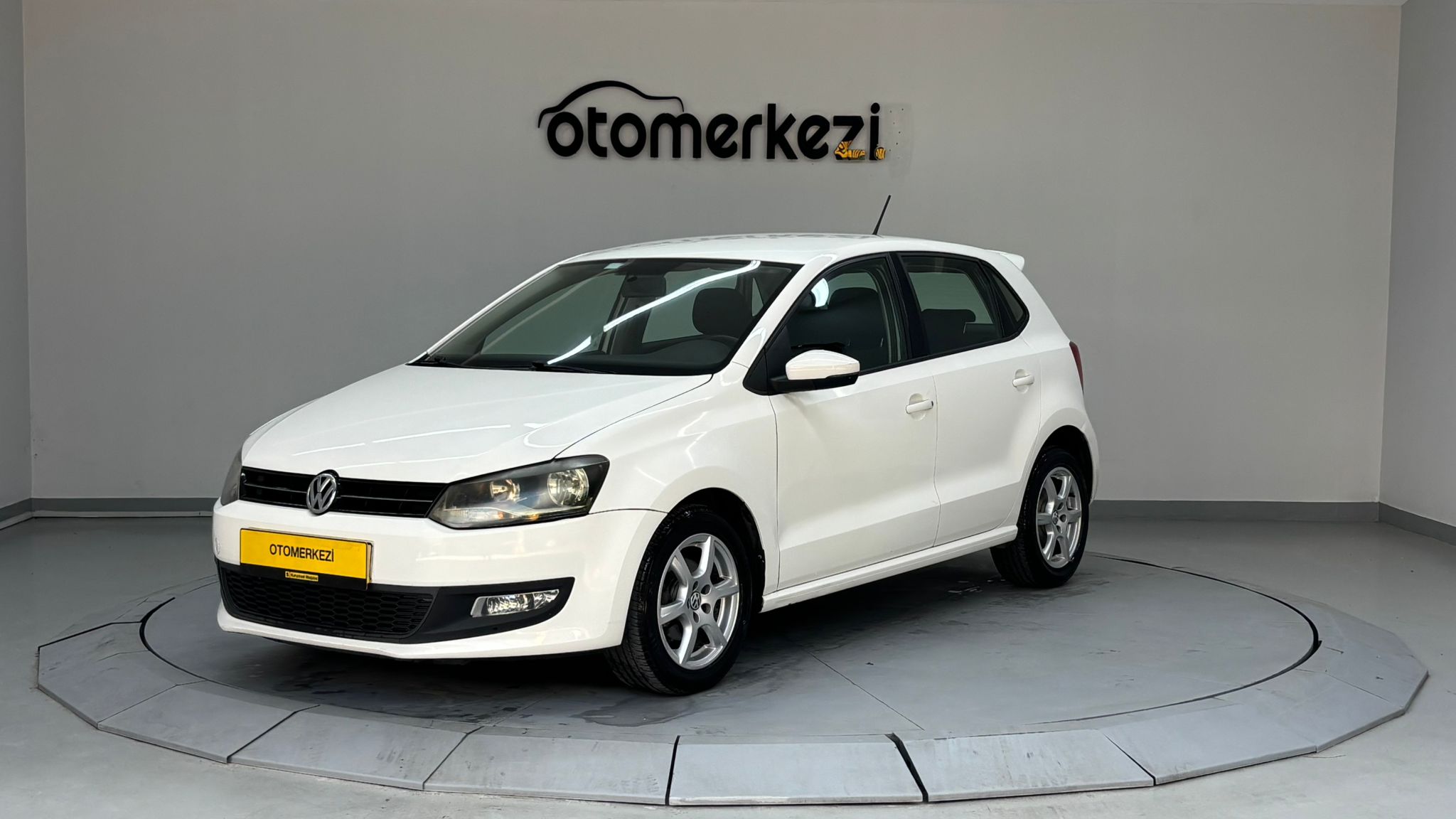 Volkswagen Polo 1.4 Comfortline (85)