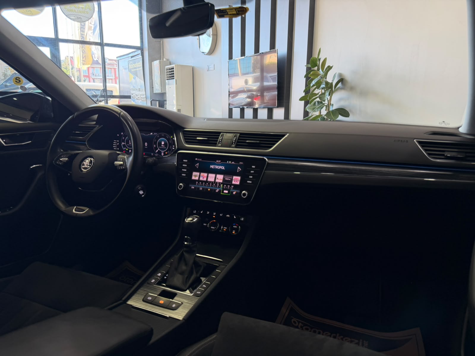 SKODA SUPERB 11