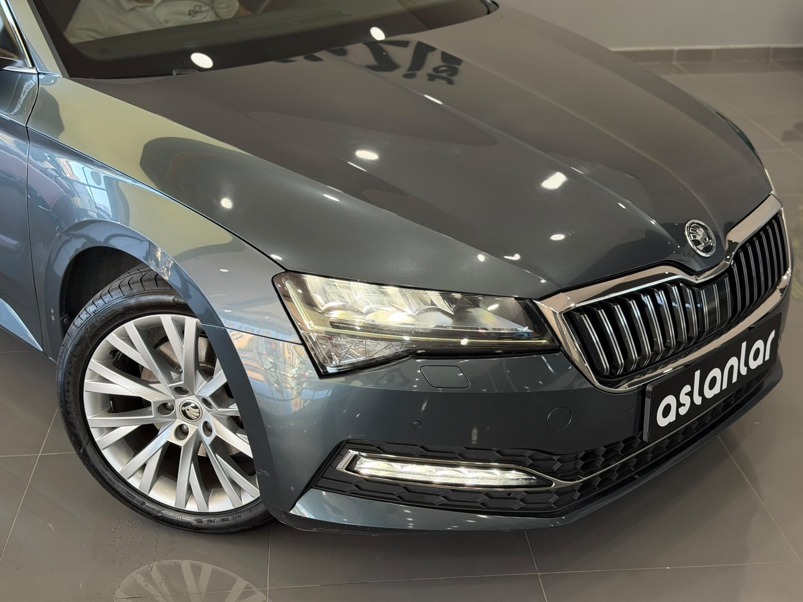 SKODA SUPERB 13