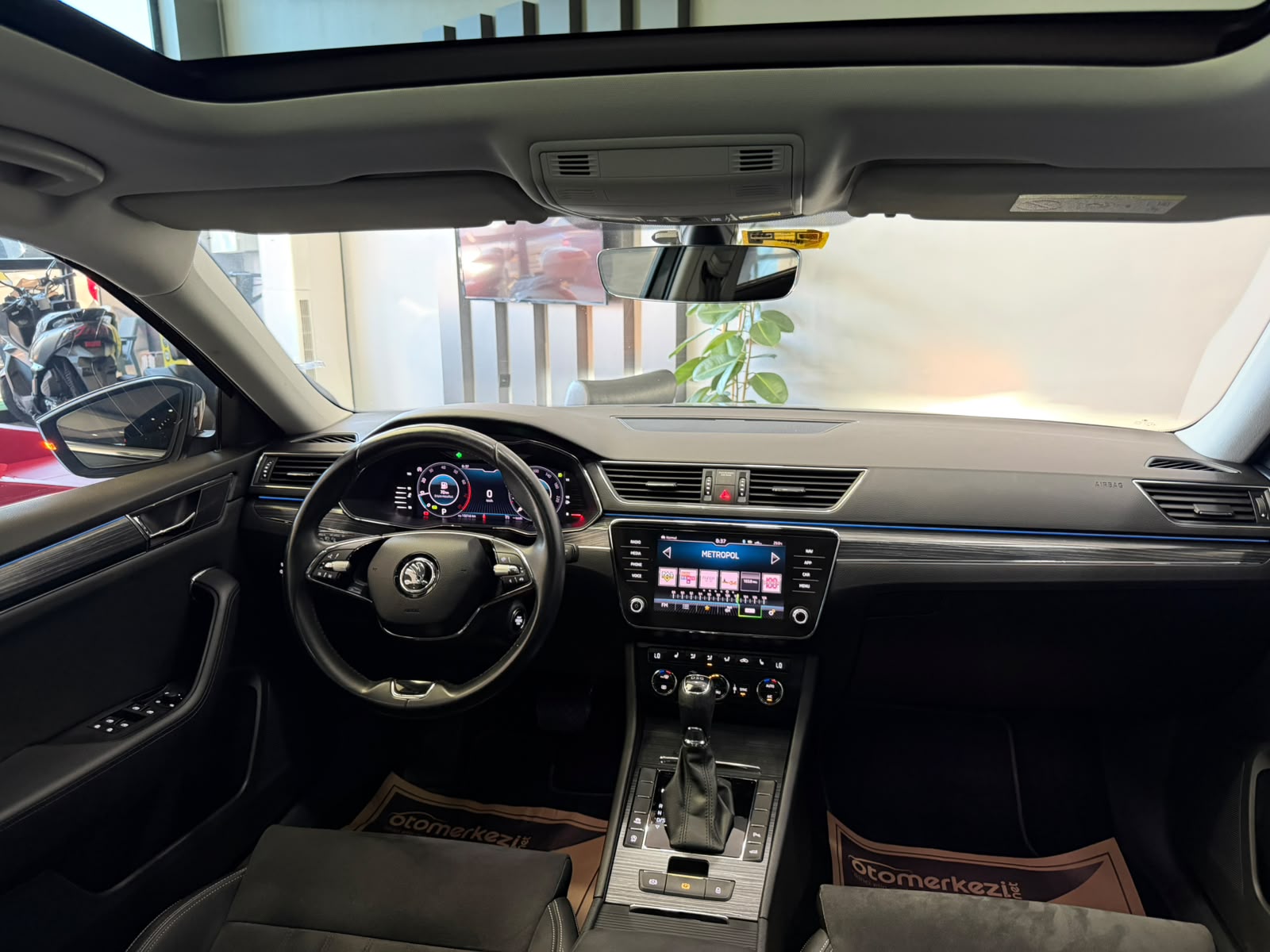 SKODA SUPERB 18