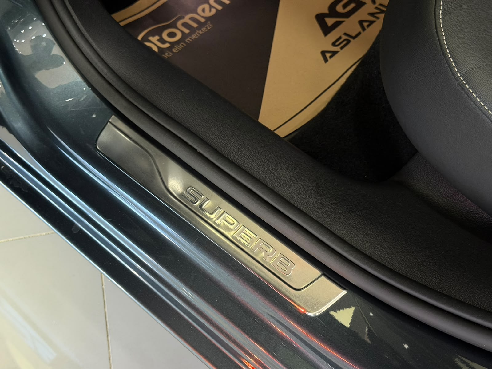 SKODA SUPERB 19