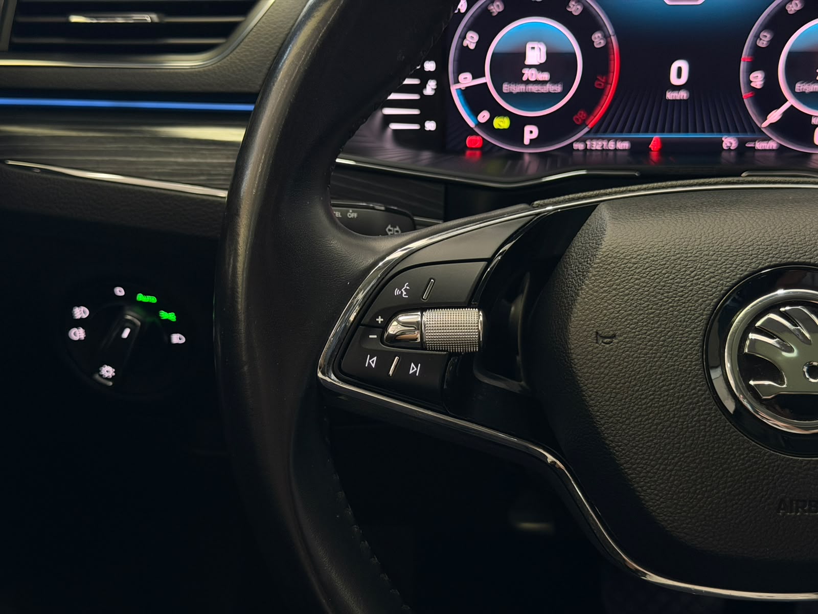SKODA SUPERB 26