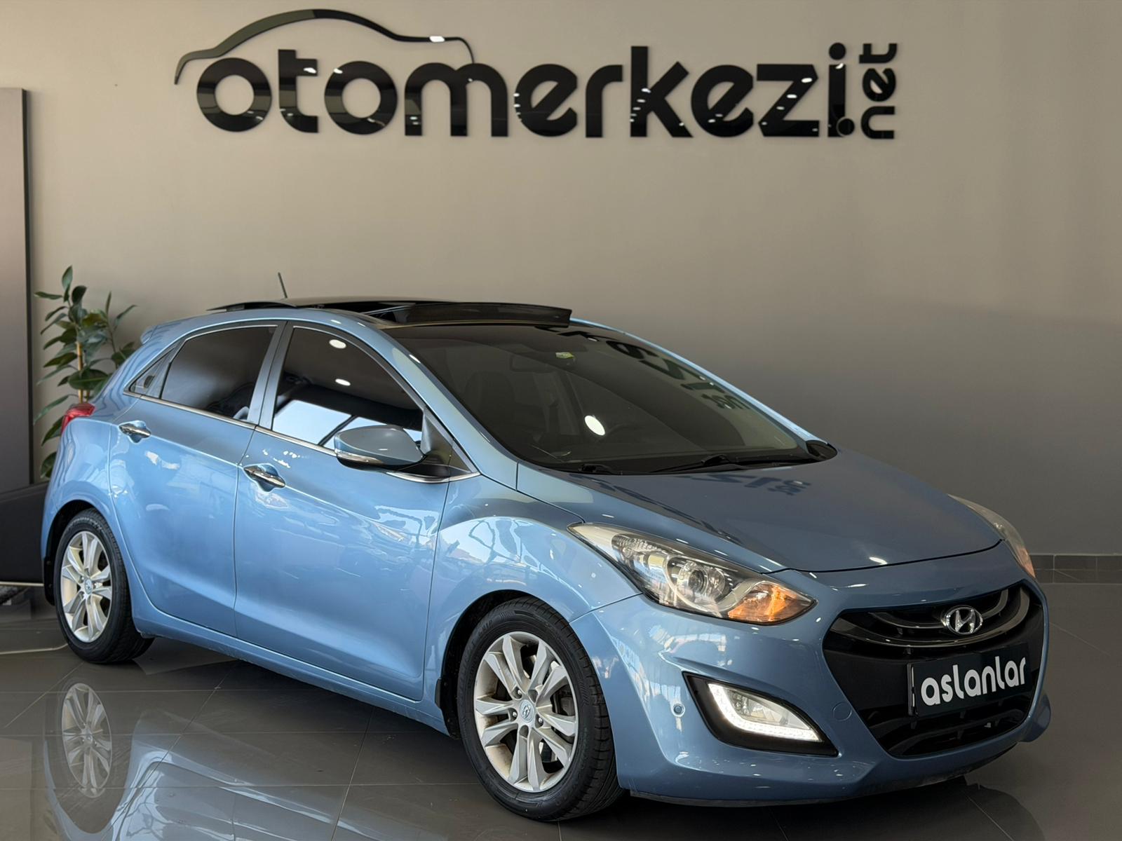 HYUNDAI i30 4