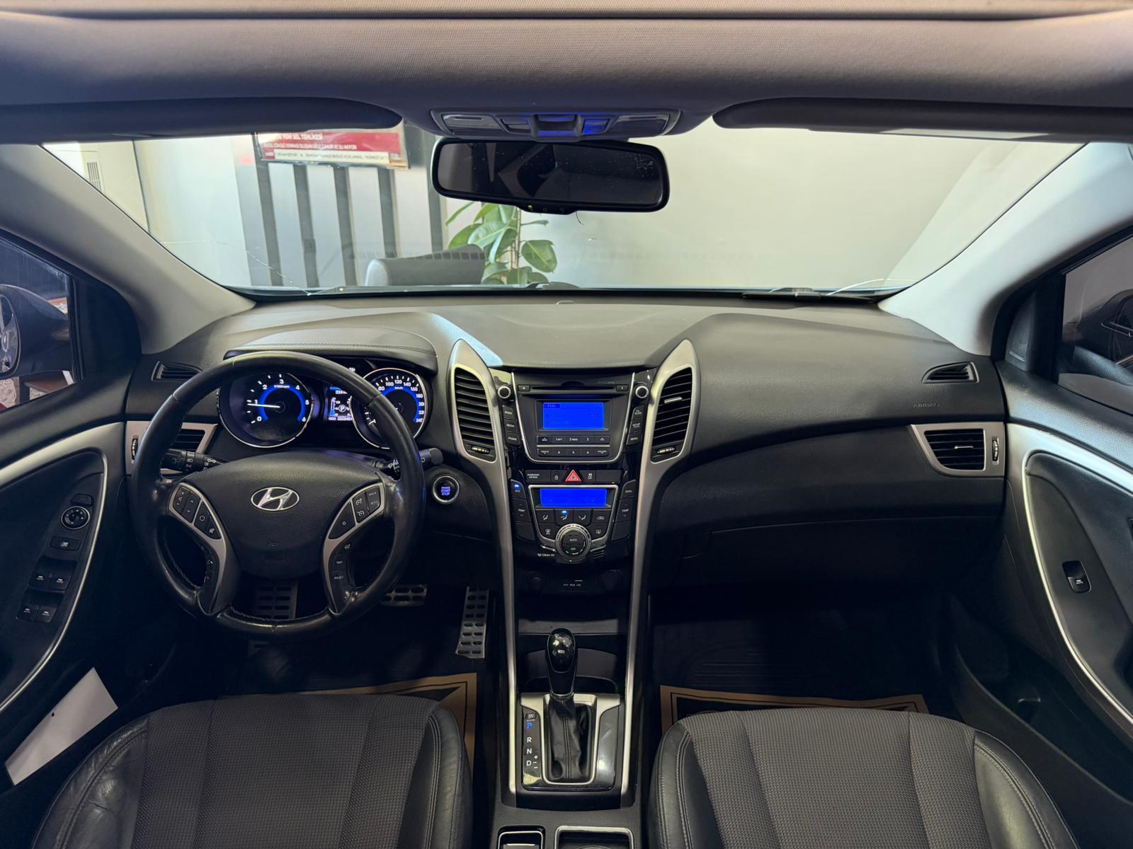HYUNDAI i30 16