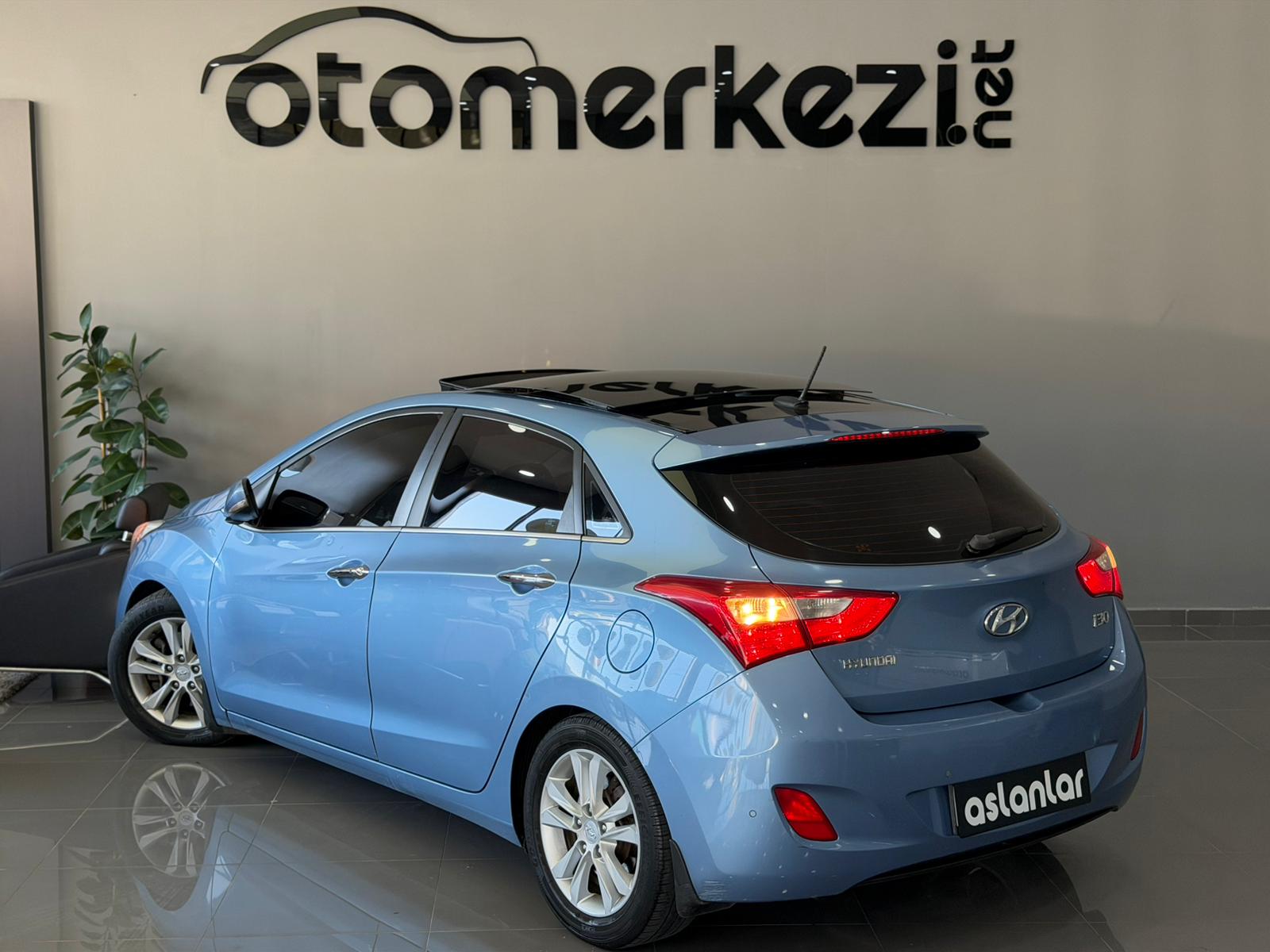 HYUNDAI i30 23