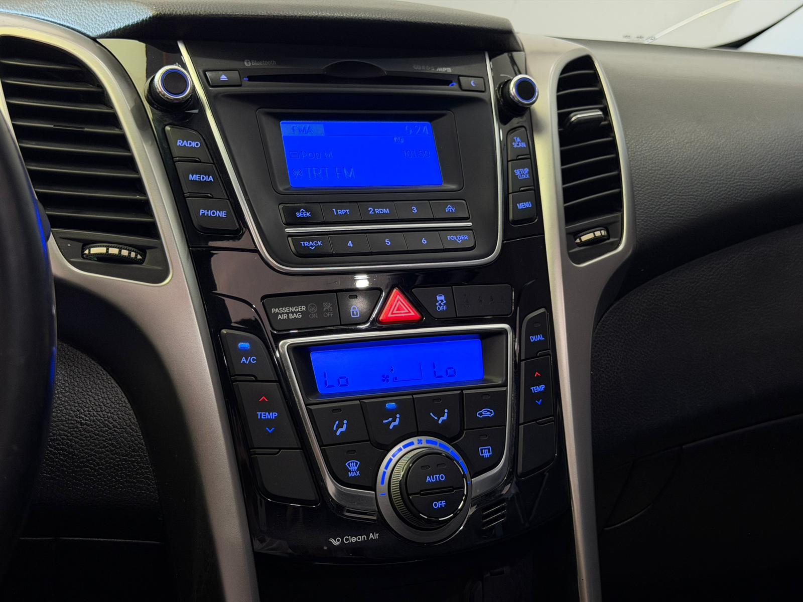 HYUNDAI i30 32
