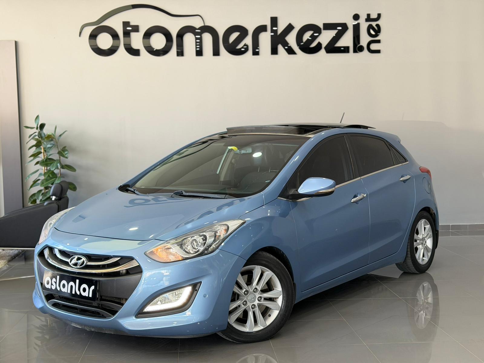 HYUNDAI i30 33