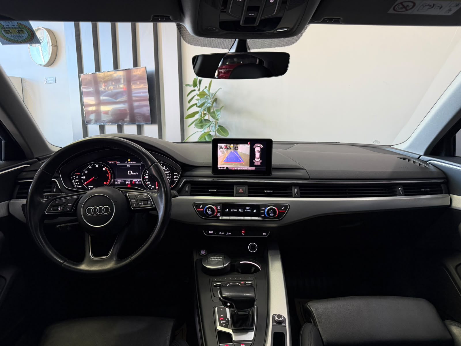AUDI A4 9