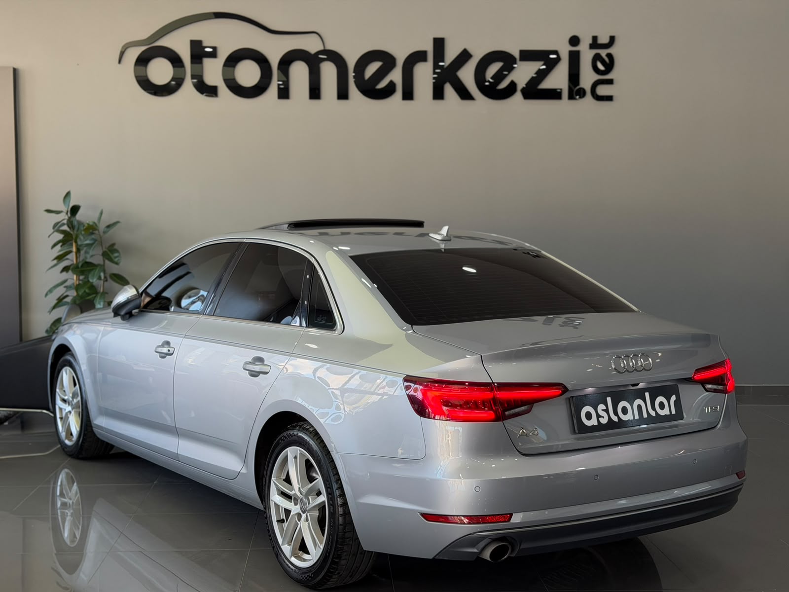 AUDI A4 14
