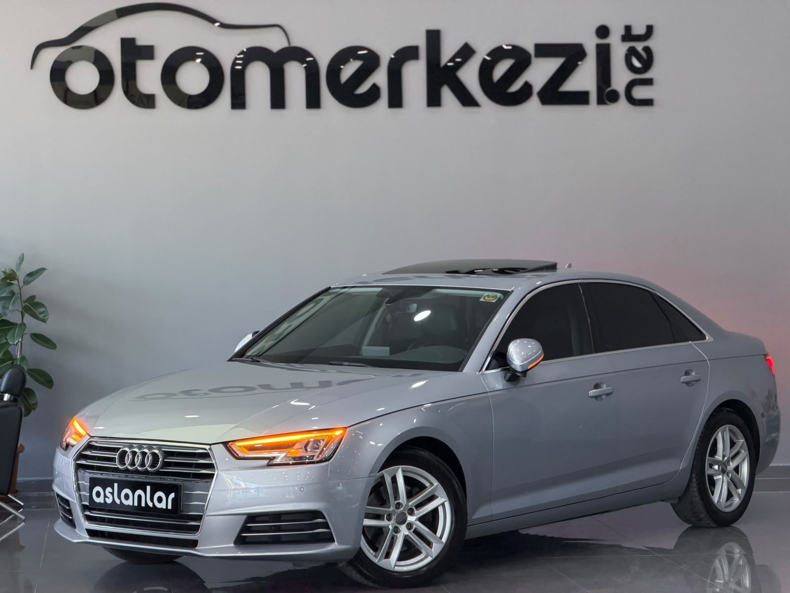 AUDI A4 19