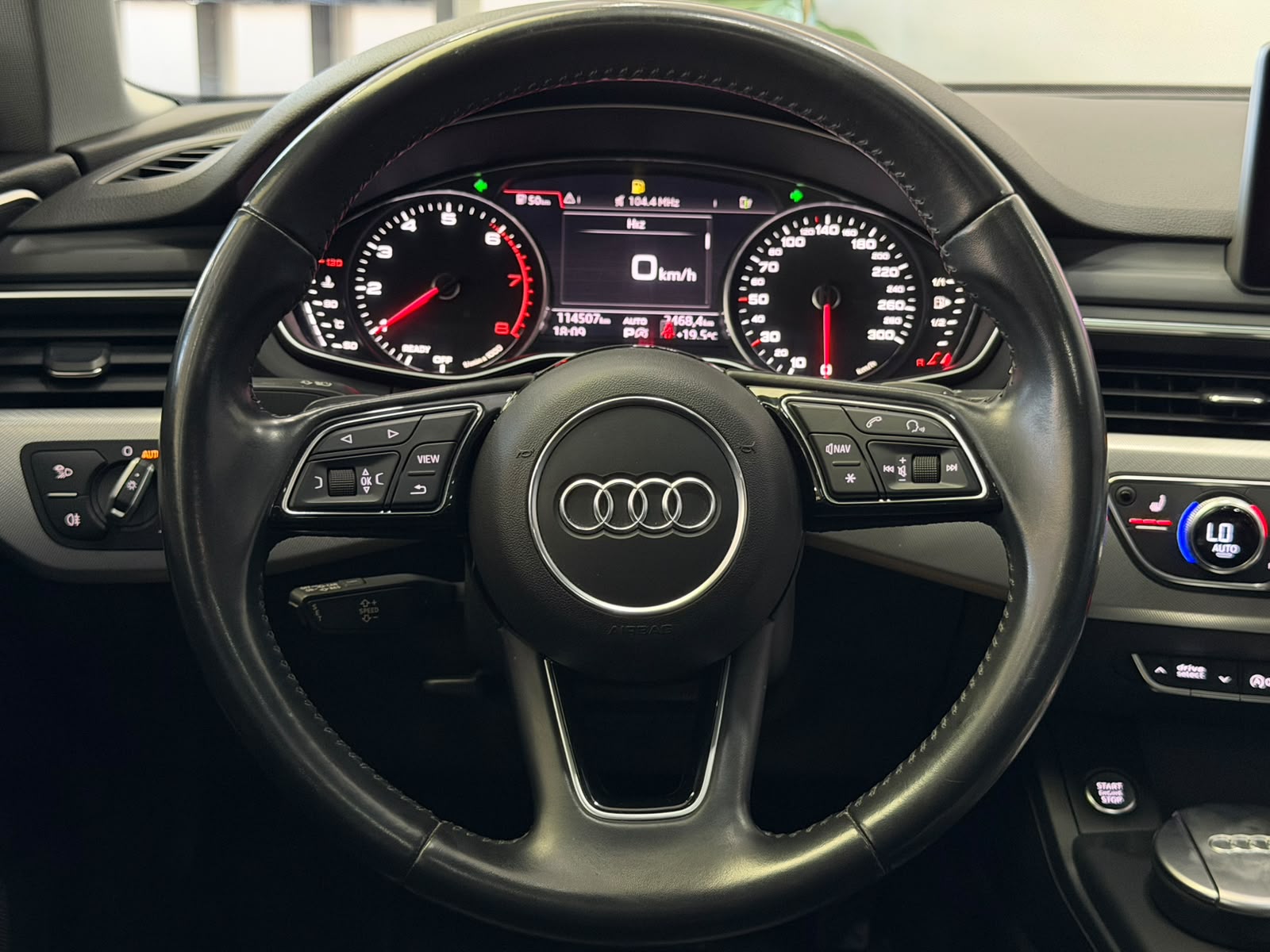 AUDI A4 25