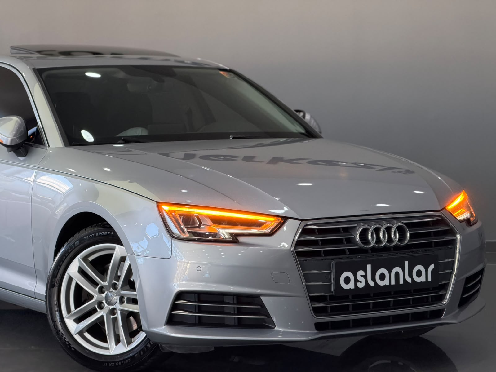AUDI A4 26
