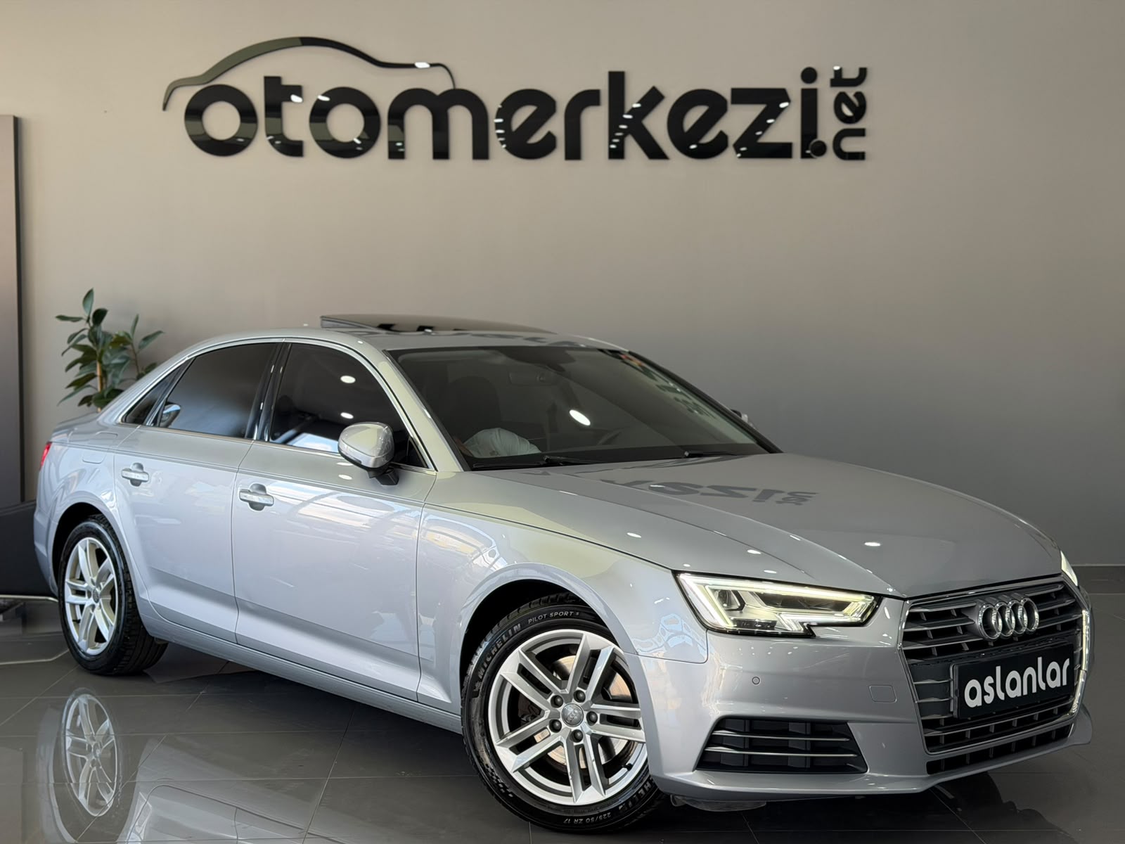 AUDI A4 28