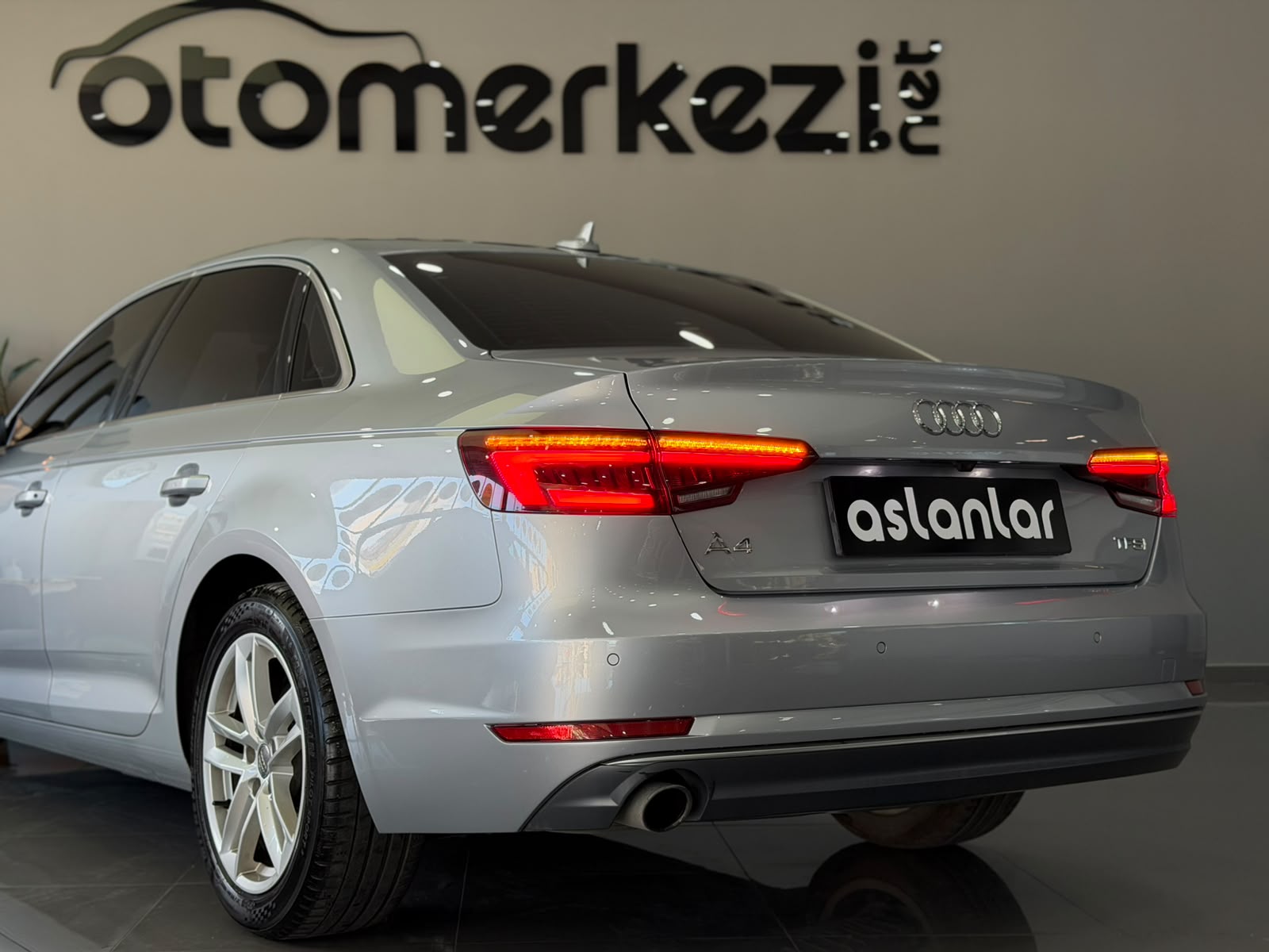AUDI A4 30