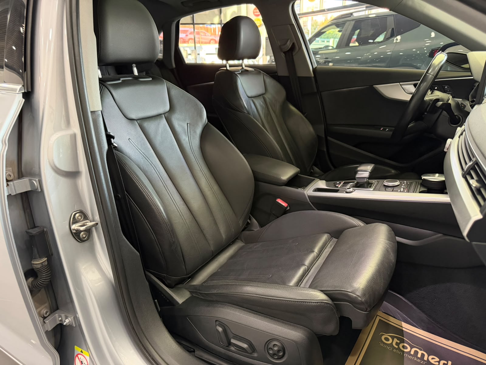 AUDI A4 38