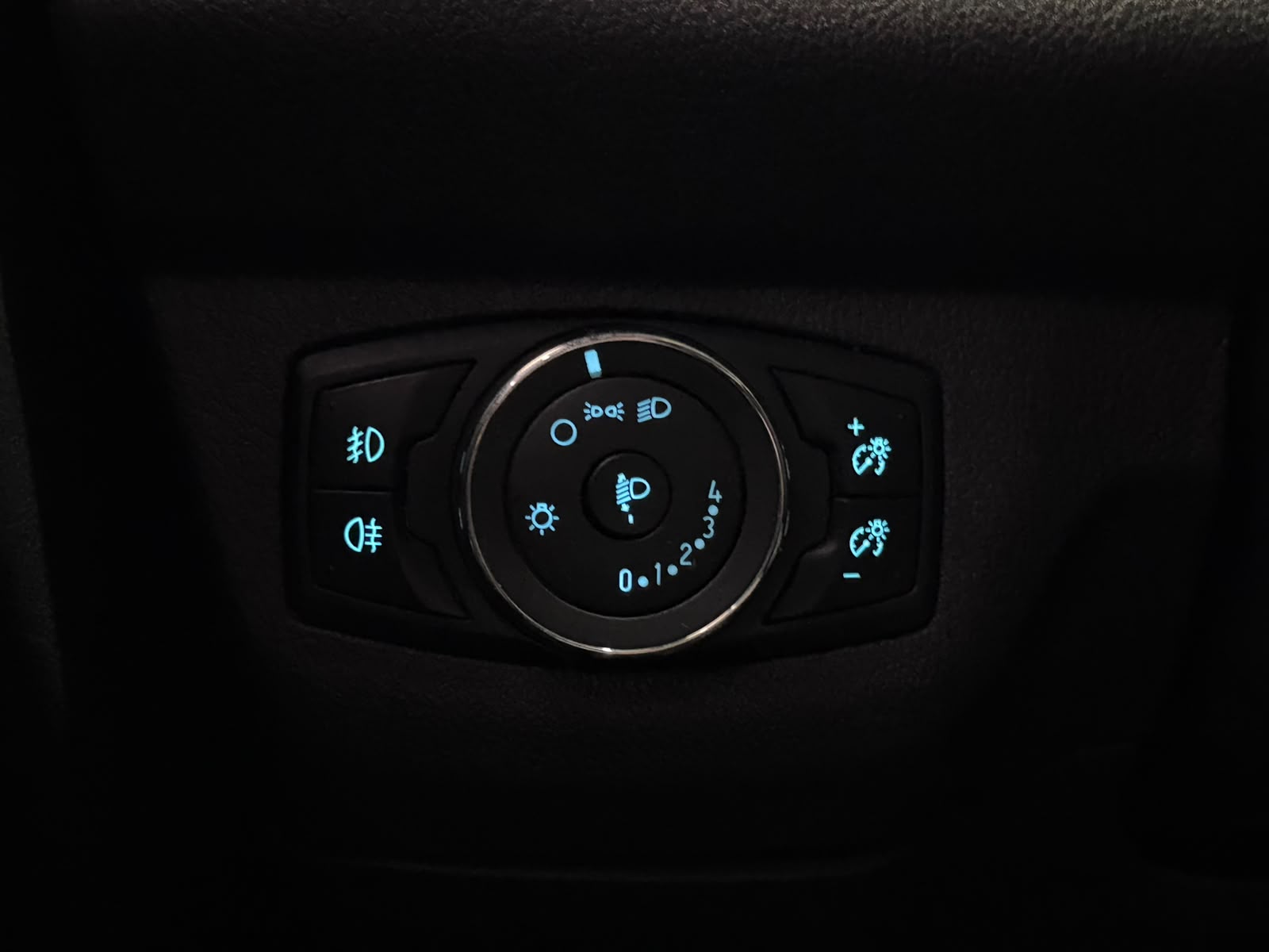 FORD TOURNEOCOURIER 7