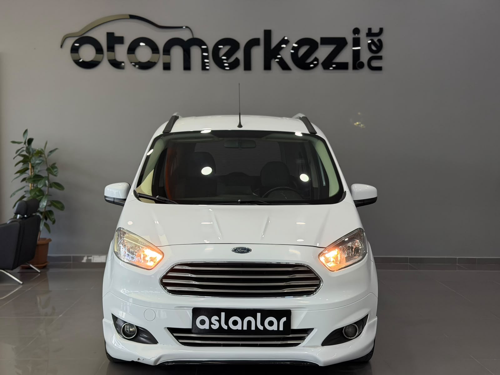 FORD TOURNEOCOURIER 21