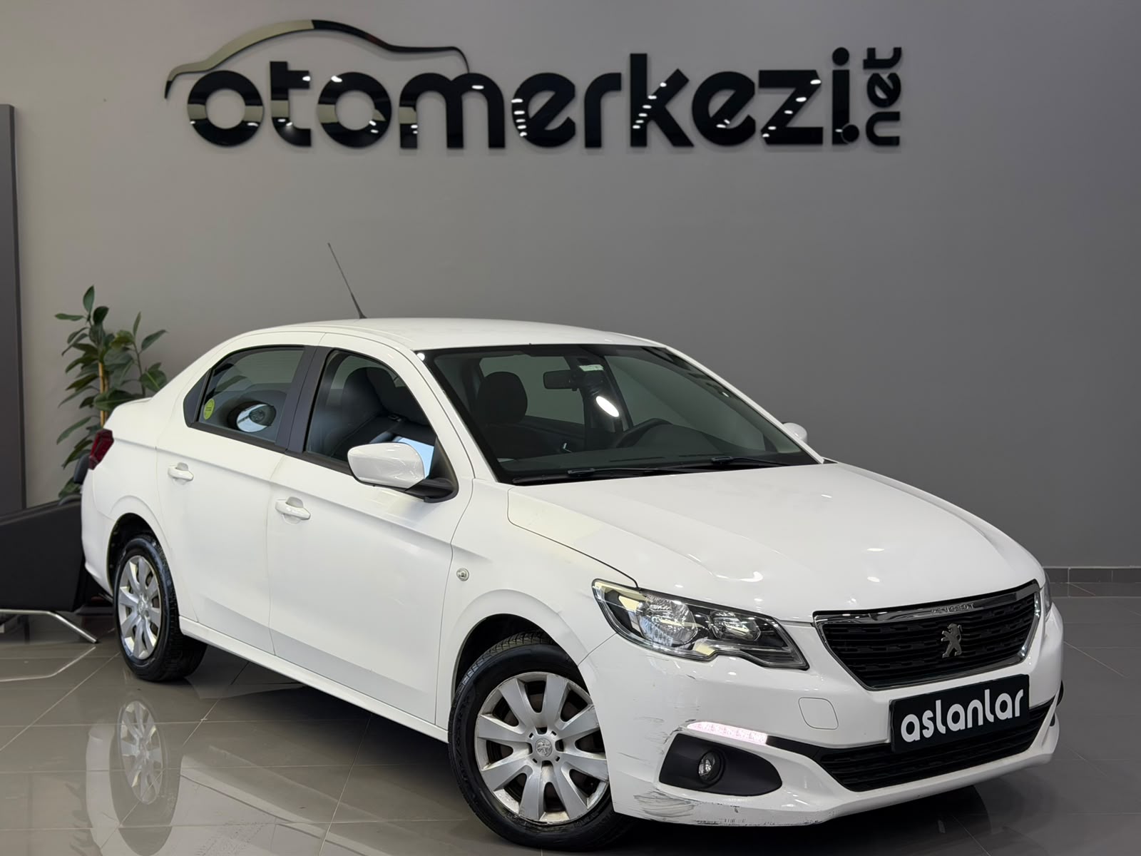 PEUGEOT 301 8