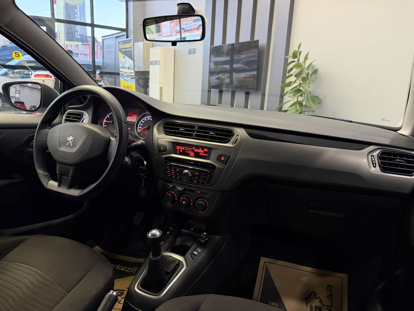 PEUGEOT 301 17