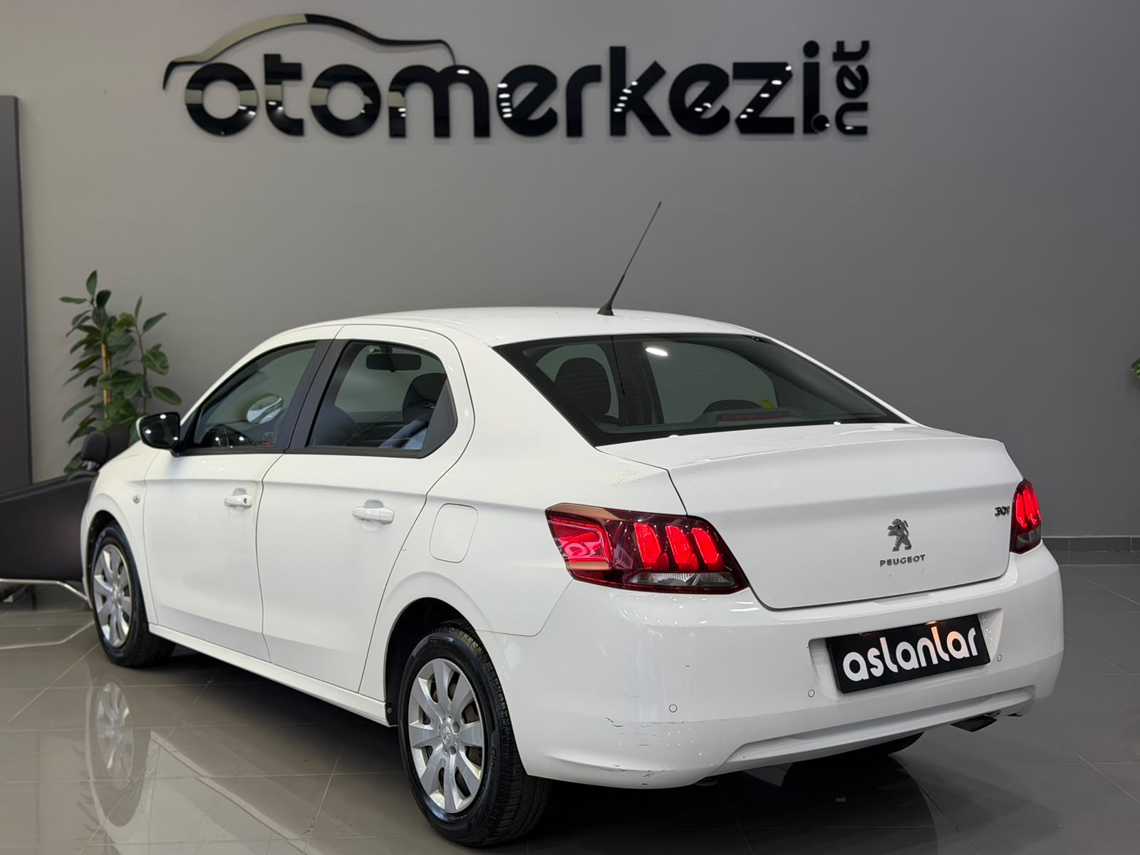 PEUGEOT 301 19
