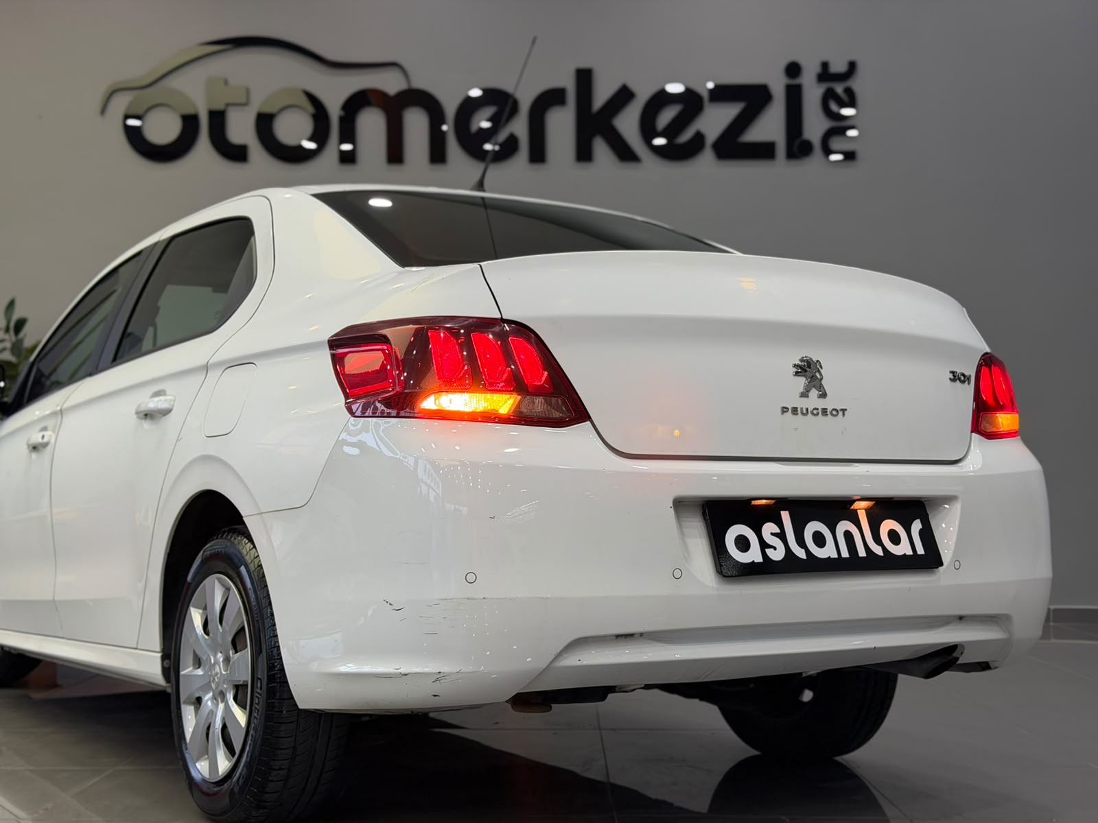 PEUGEOT 301 23