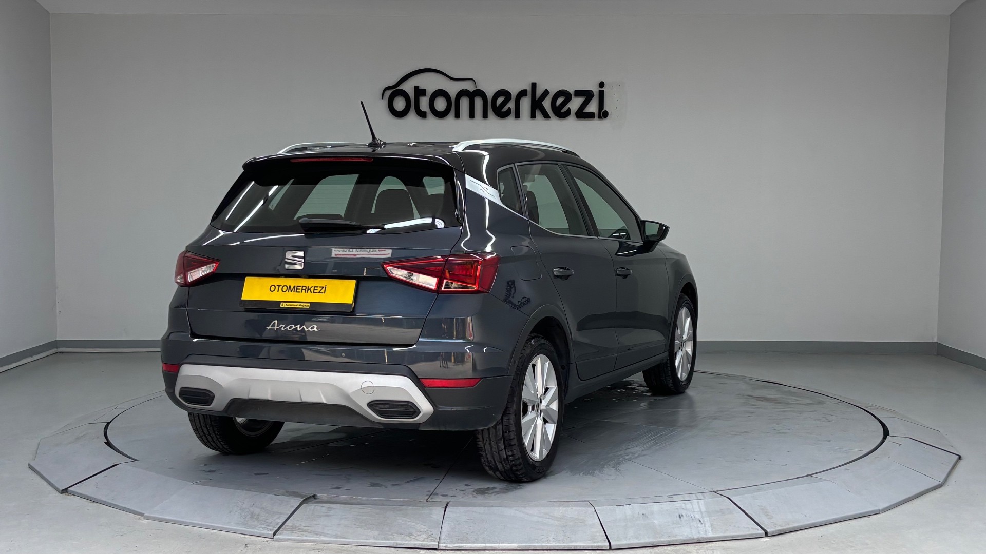 SEAT ARONA 12