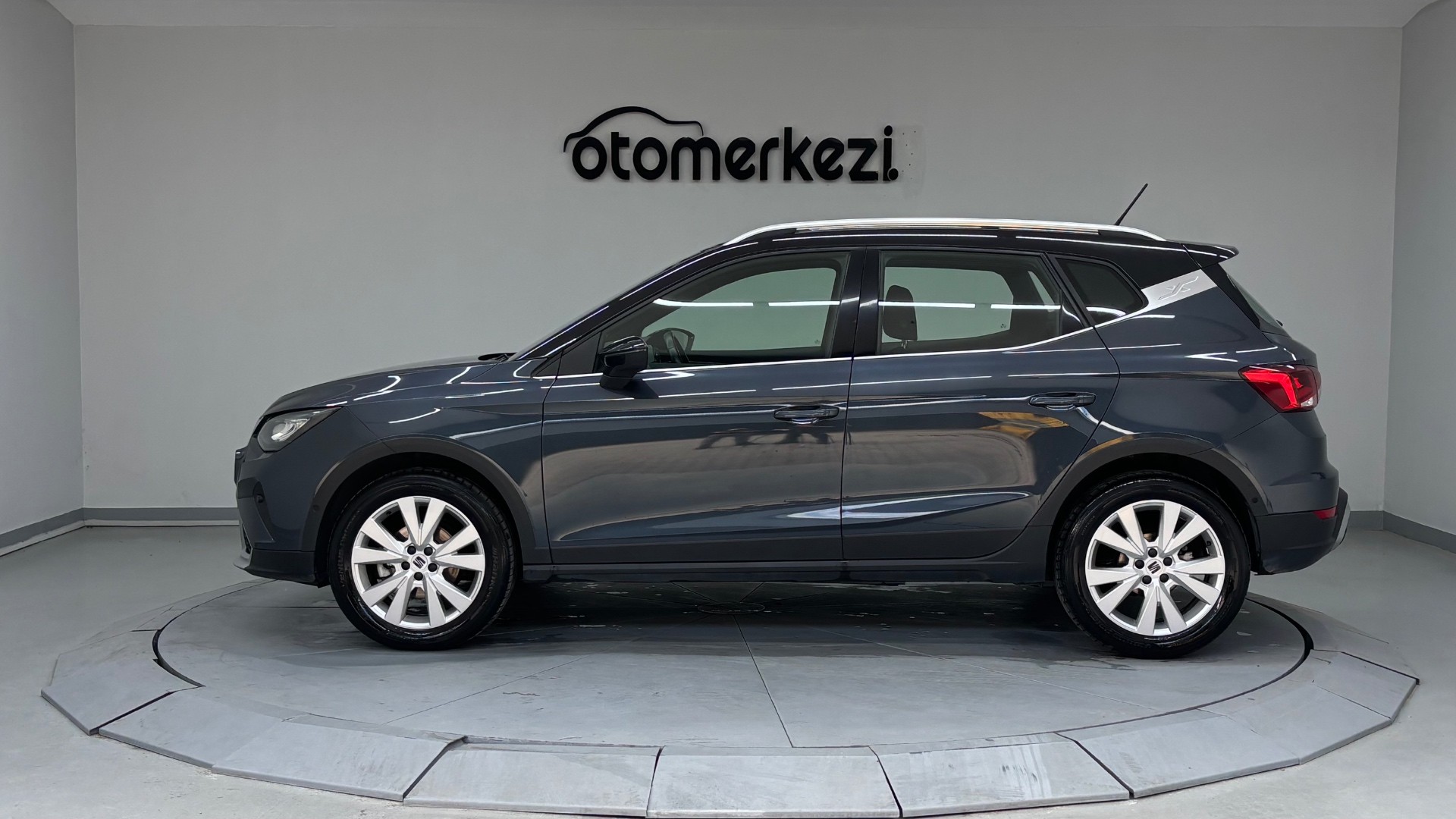 SEAT ARONA 14