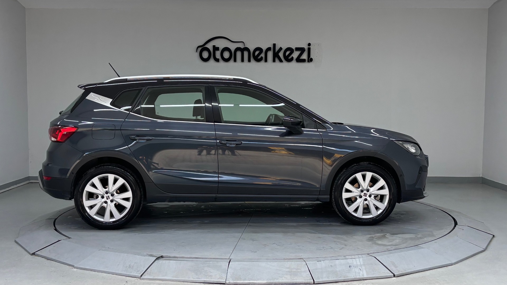 SEAT ARONA 22