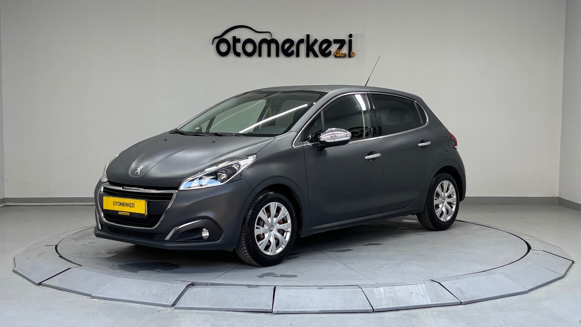 PEUGEOT 208 1