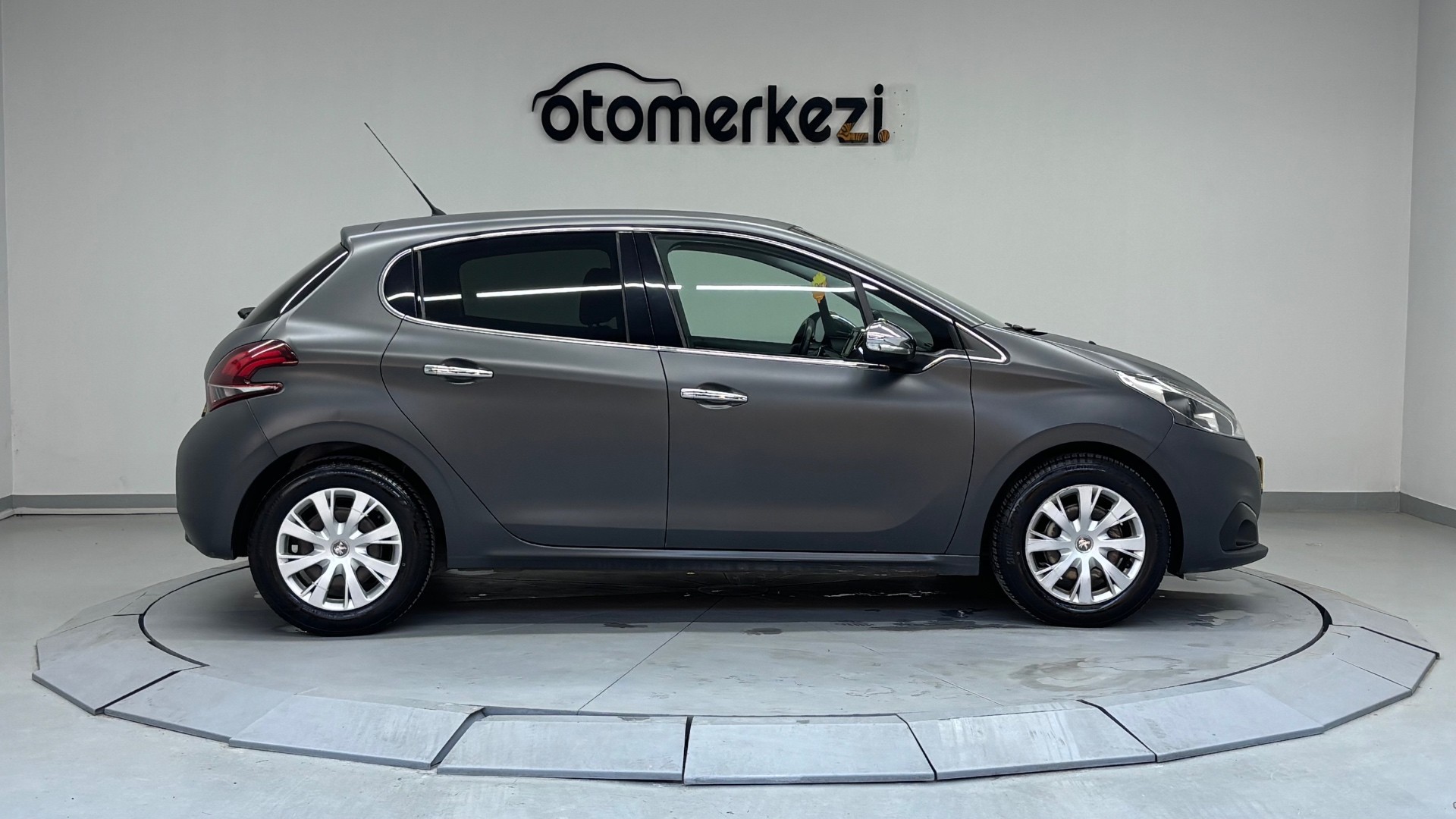 PEUGEOT 208 3