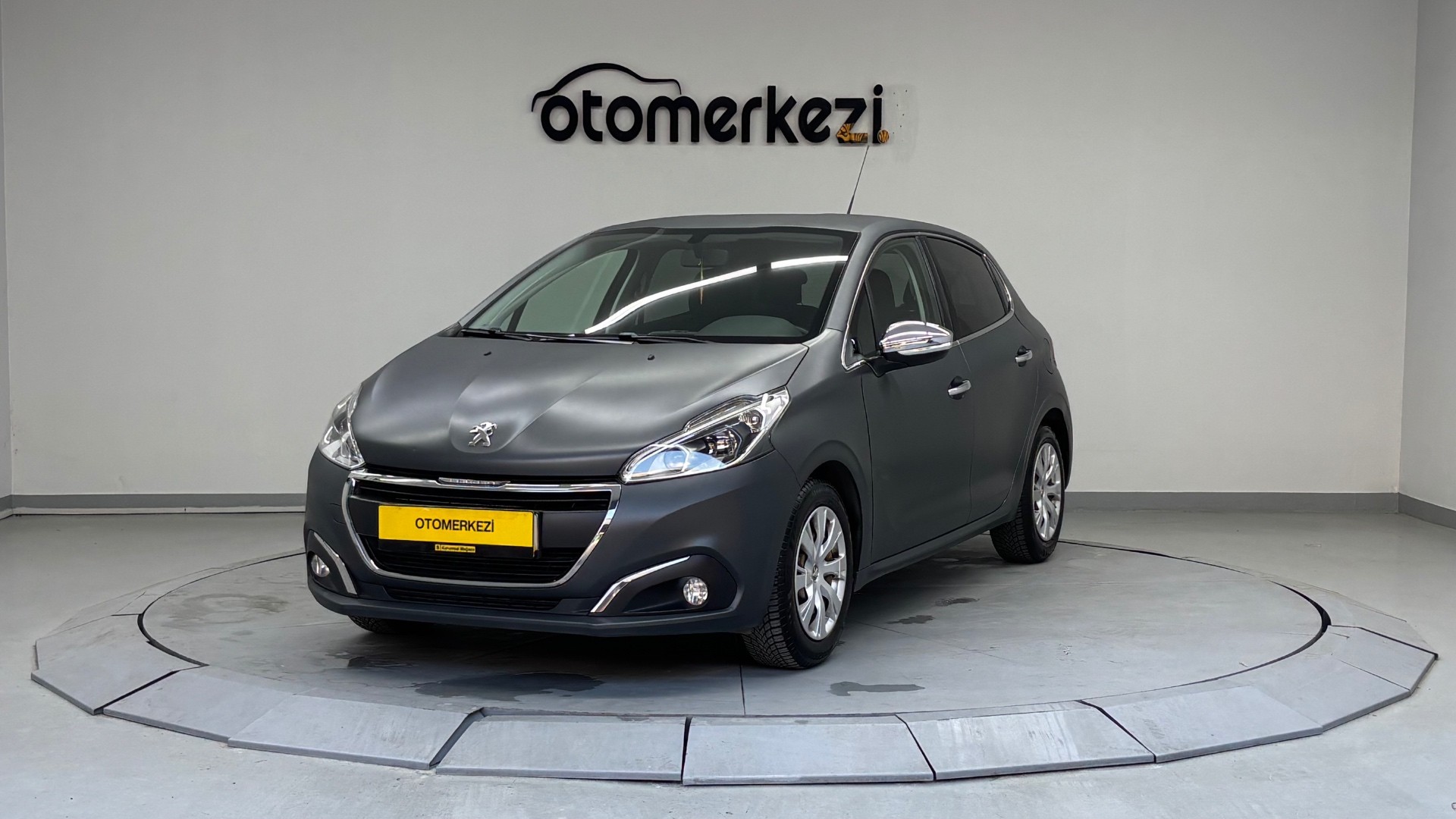 PEUGEOT 208 5