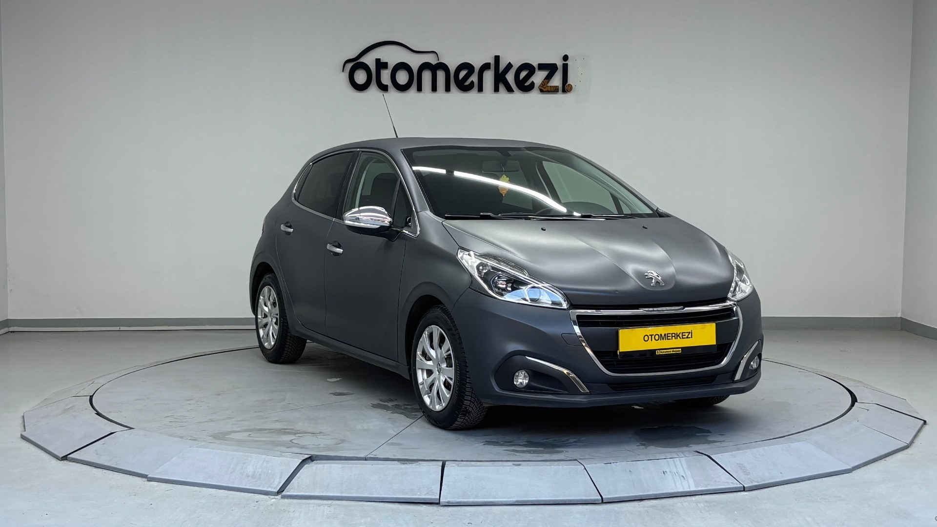 PEUGEOT 208 8