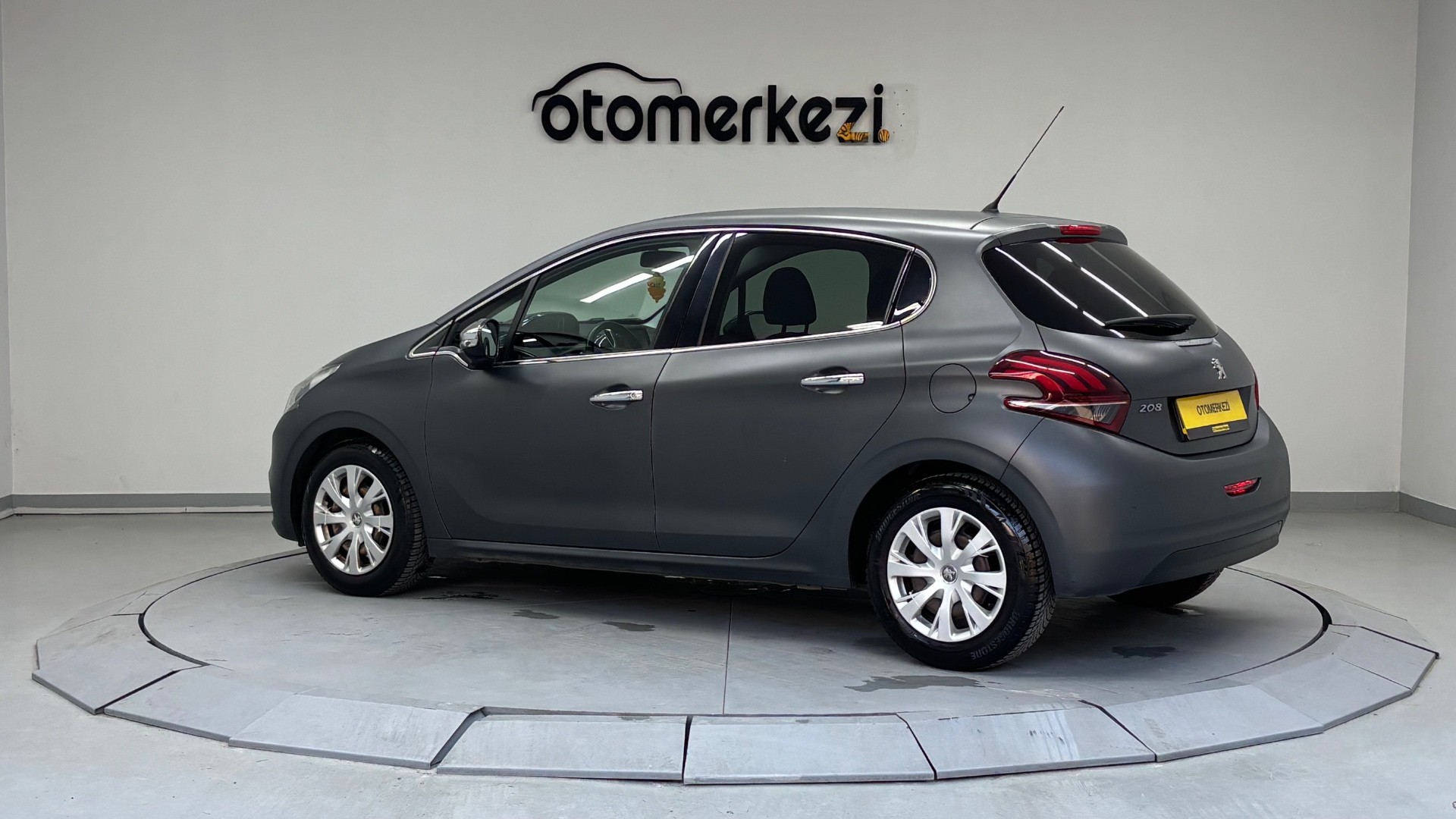 PEUGEOT 208 10