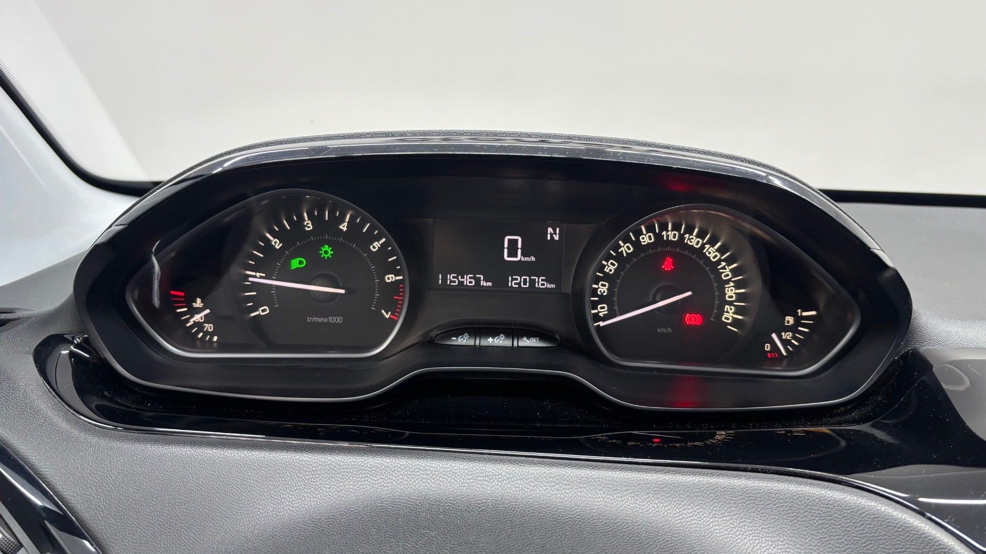 PEUGEOT 208 20