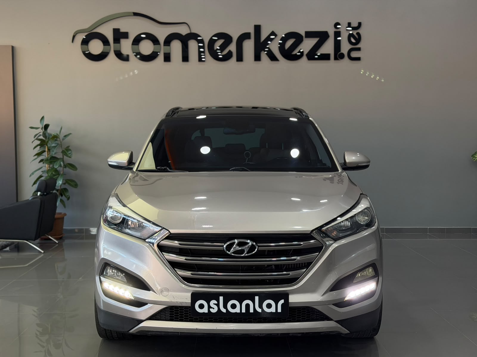 HYUNDAI TUCSON 6