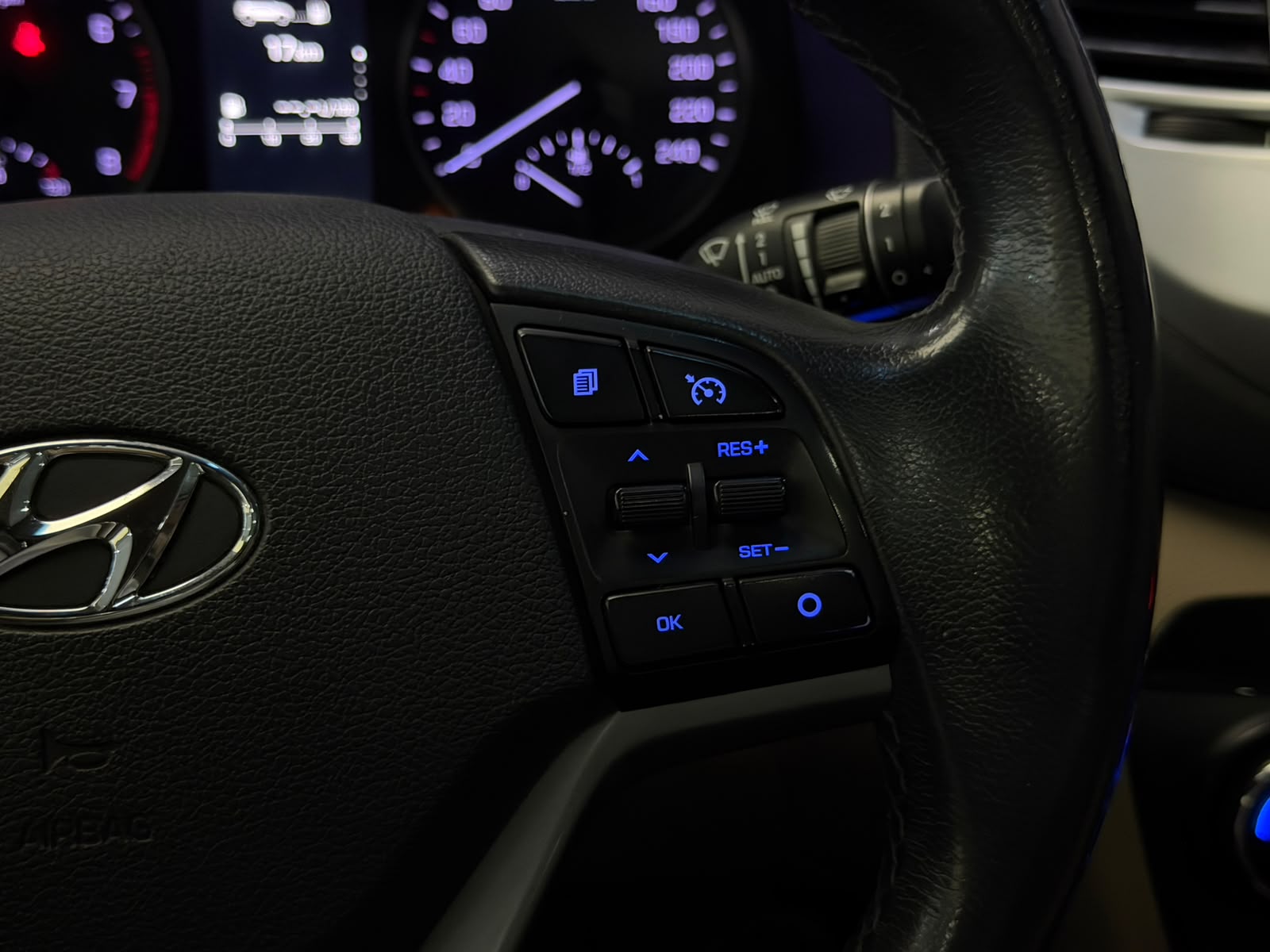 HYUNDAI TUCSON 13