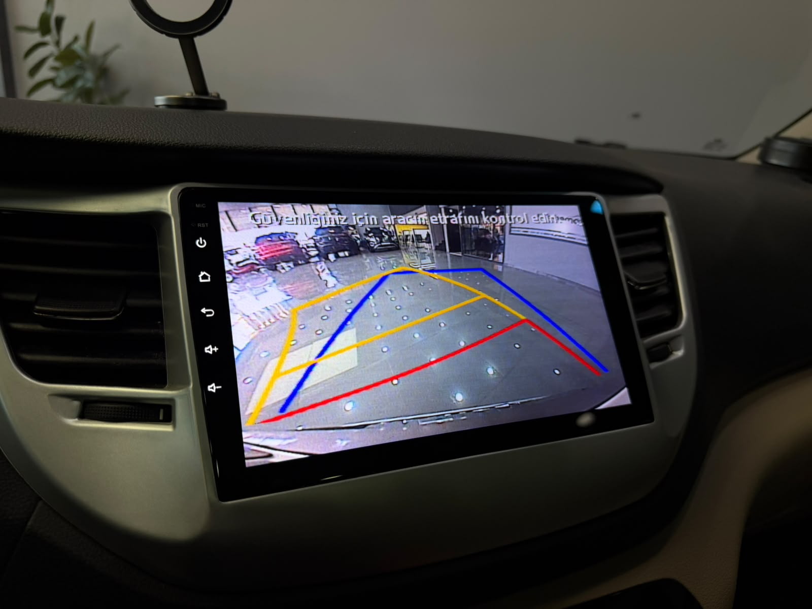 HYUNDAI TUCSON 17