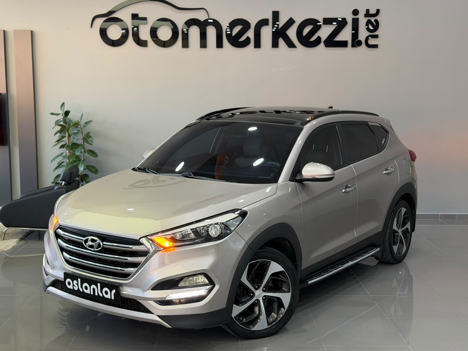HYUNDAI TUCSON 20