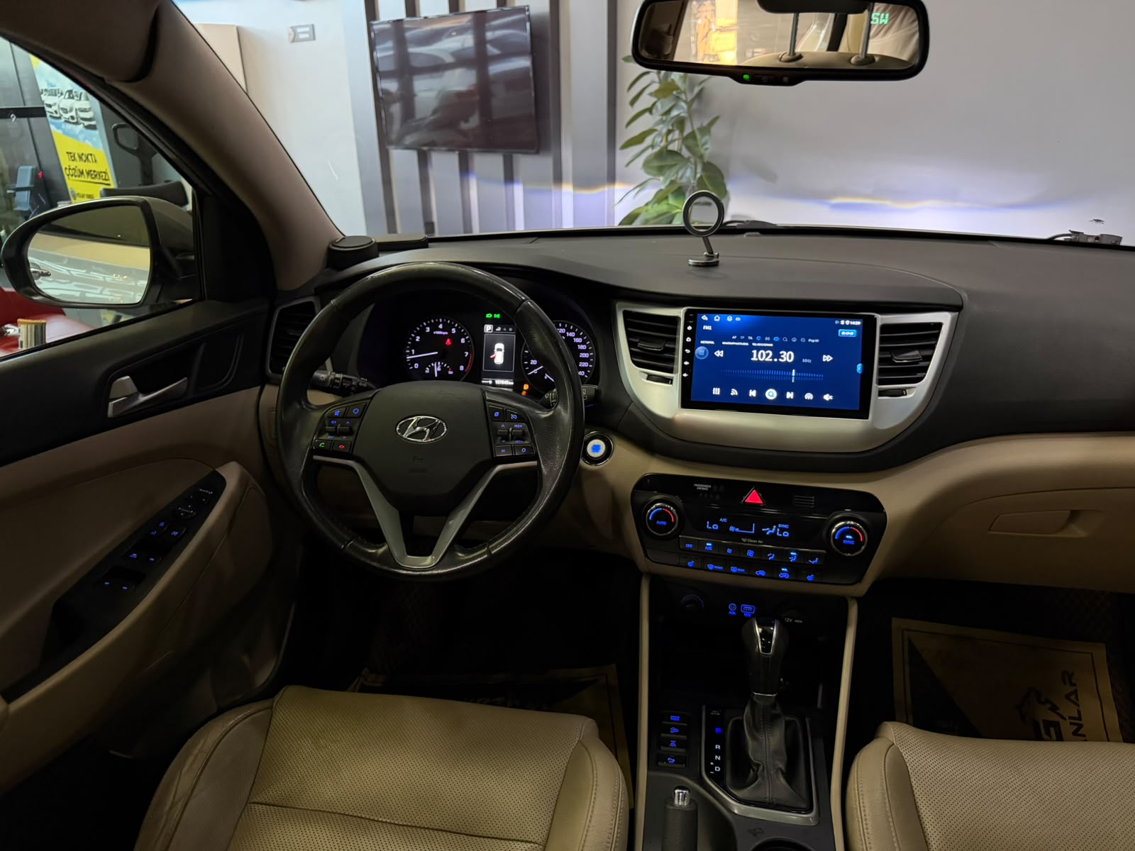 HYUNDAI TUCSON 21