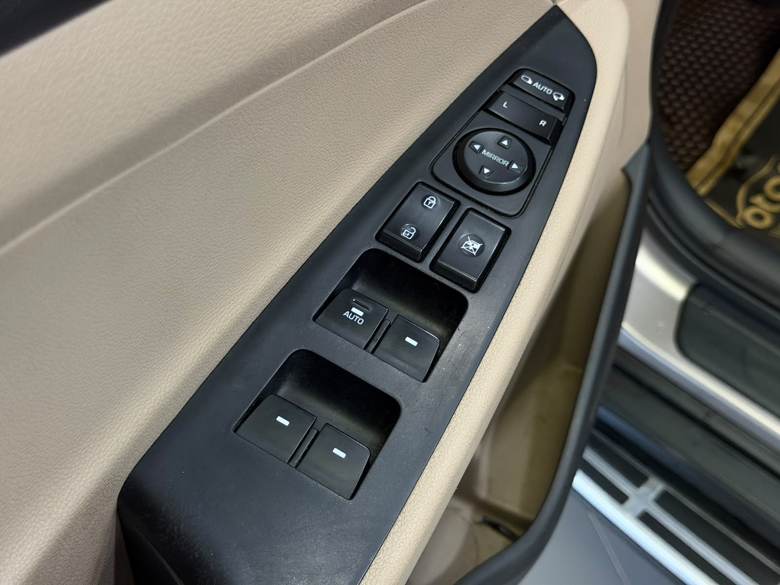 HYUNDAI TUCSON 24