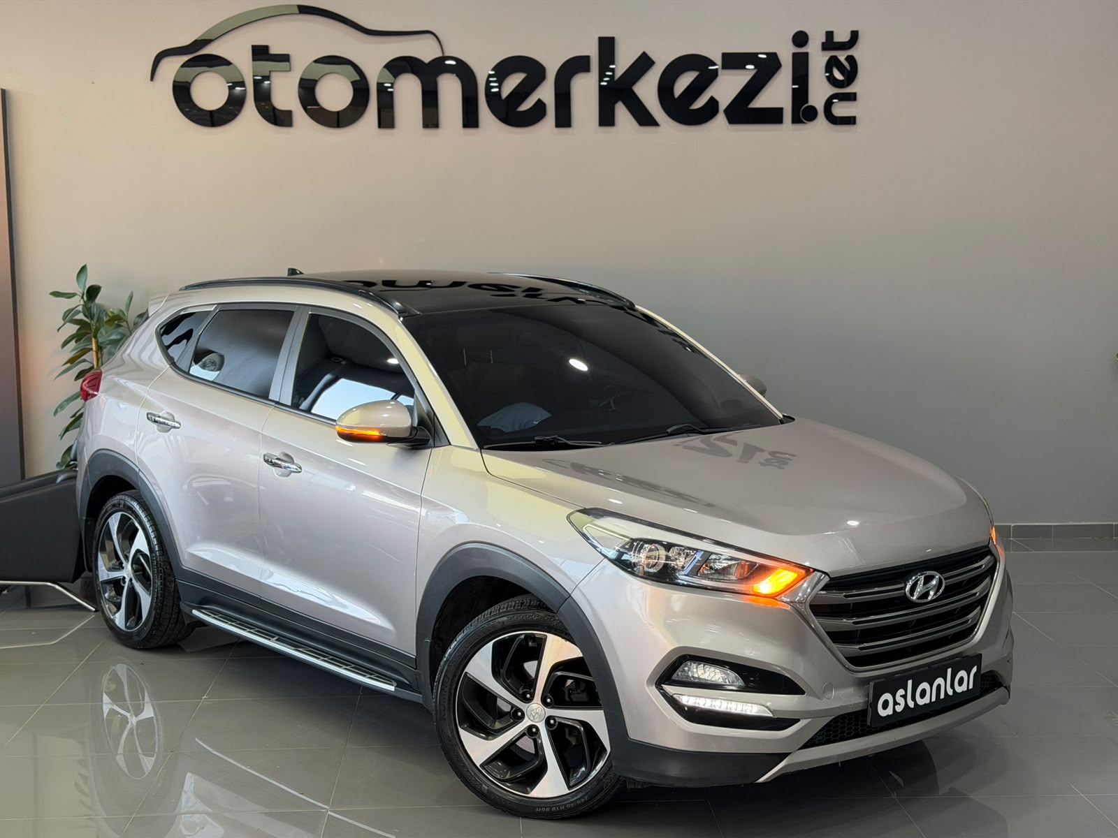 HYUNDAI TUCSON 25